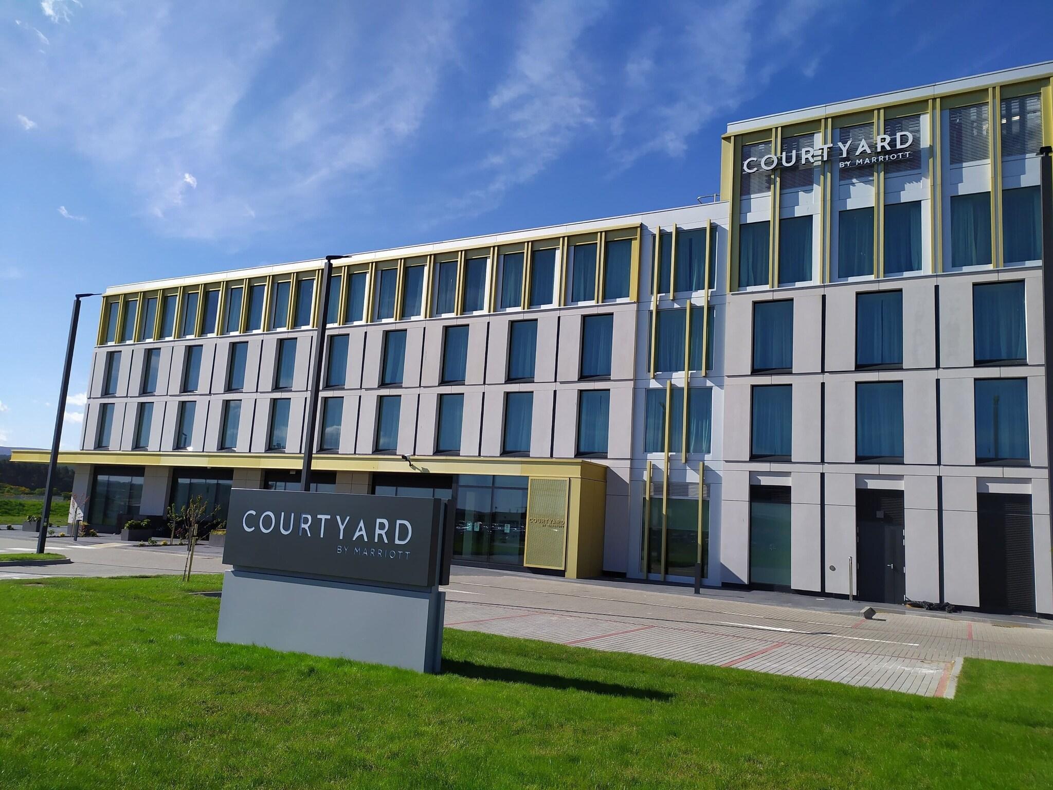 Vista Exterior Courtyard by Marriott Inverness Airport