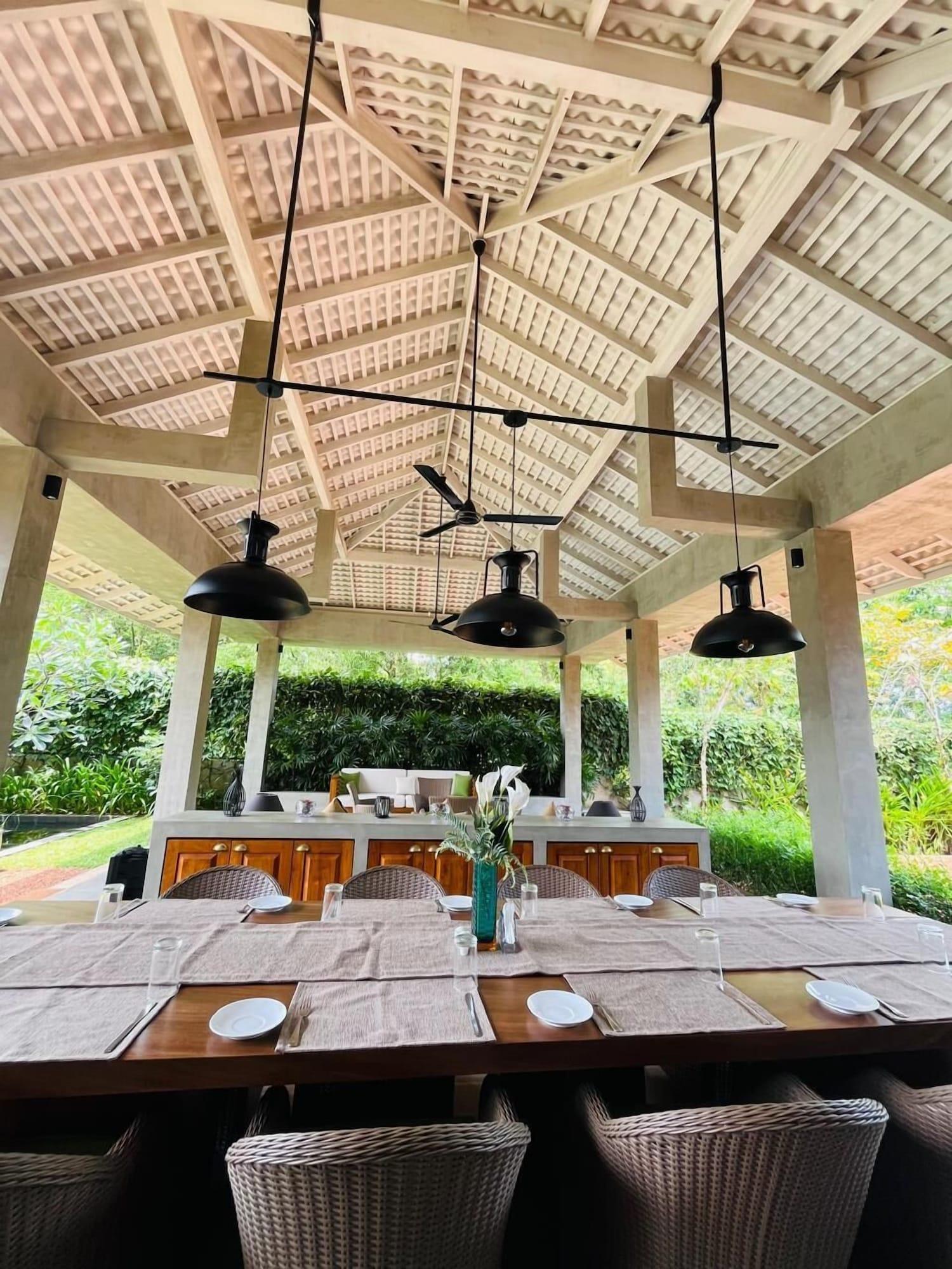 Restaurant Raya Island Villa