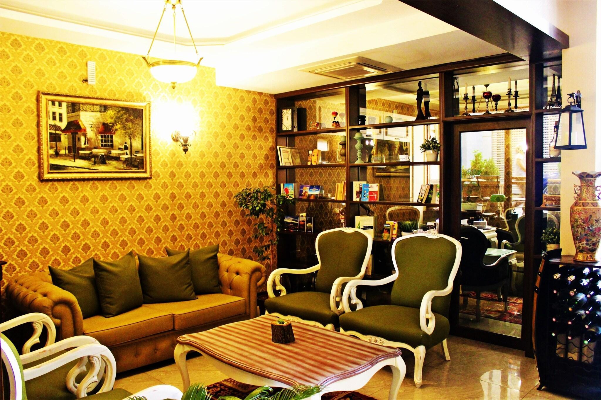 Vista Lobby Vendome Hotel