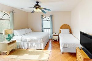 Alquiler Vacacional - Channel-Front Port Isabel Family Home. Gulf/Bay Fishing and Close to SPI Beach!