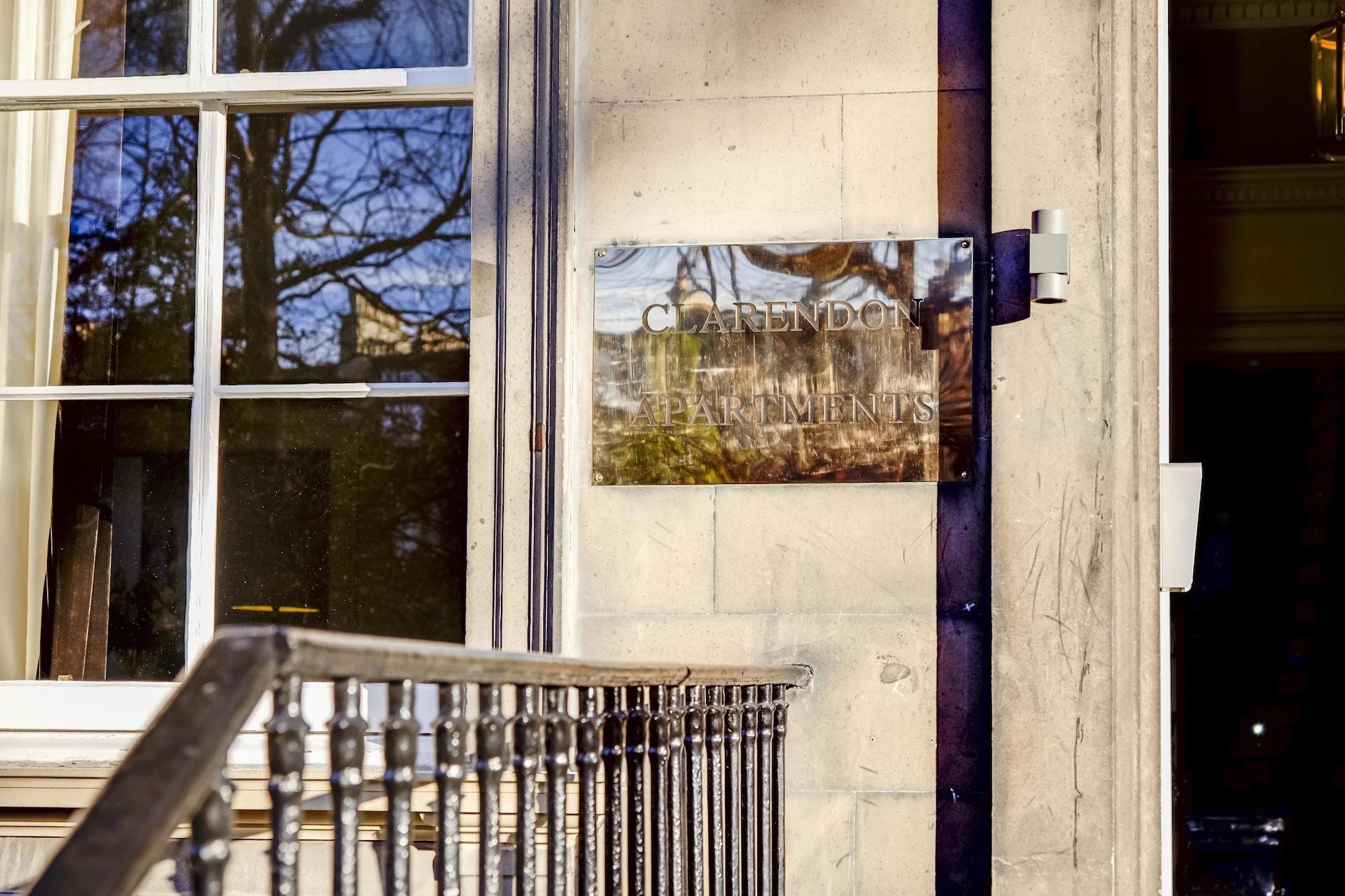 Vista Exterior Clarendon Luxury Apartments