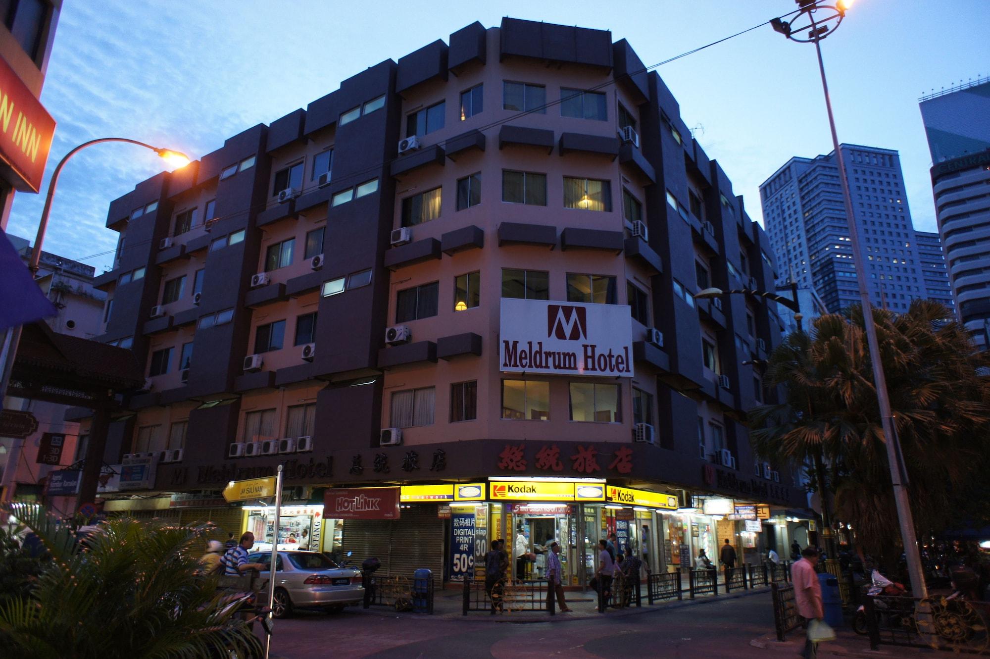 Varios Meldrum Hotel
