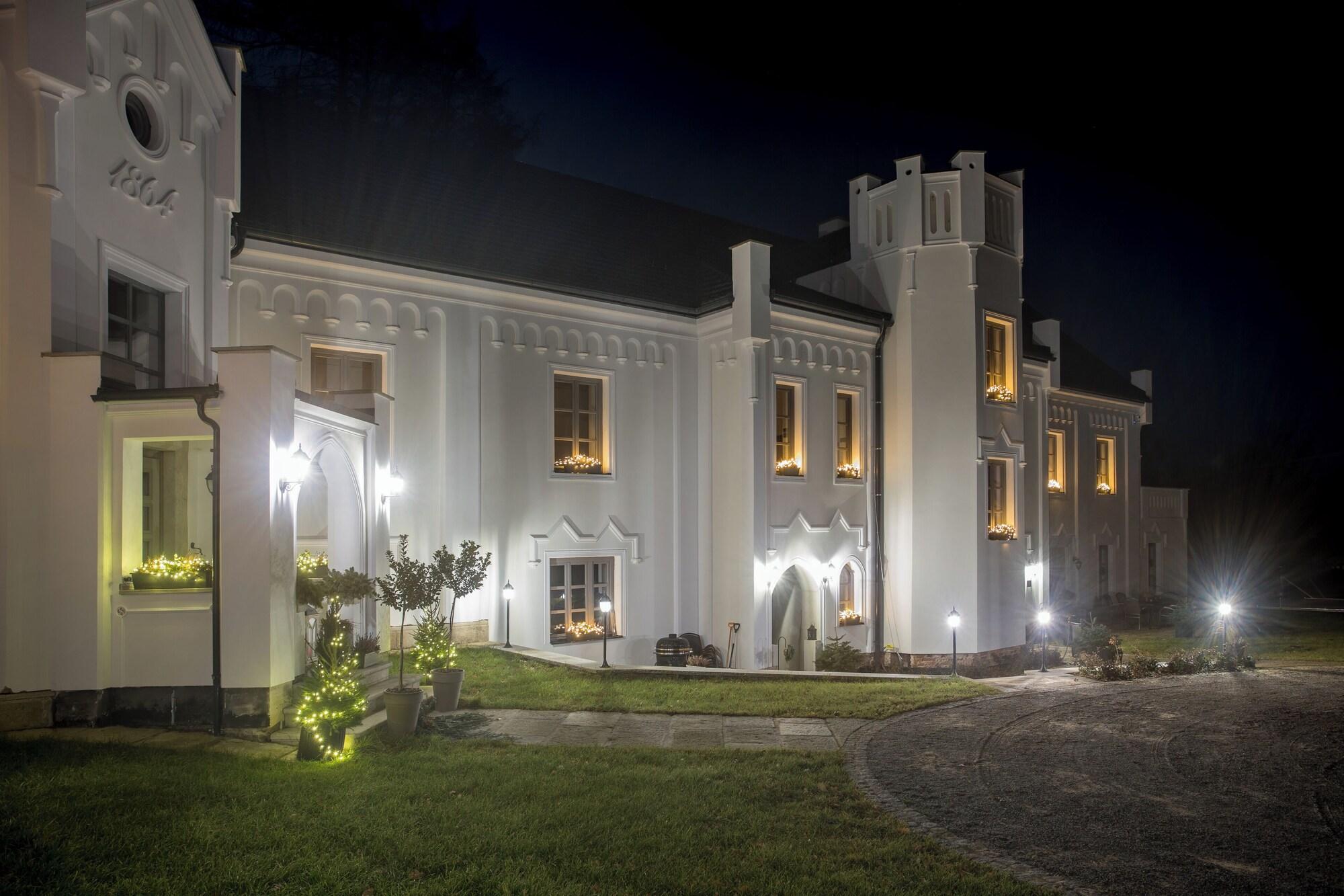 Vista Exterior Zámek Kvasetice