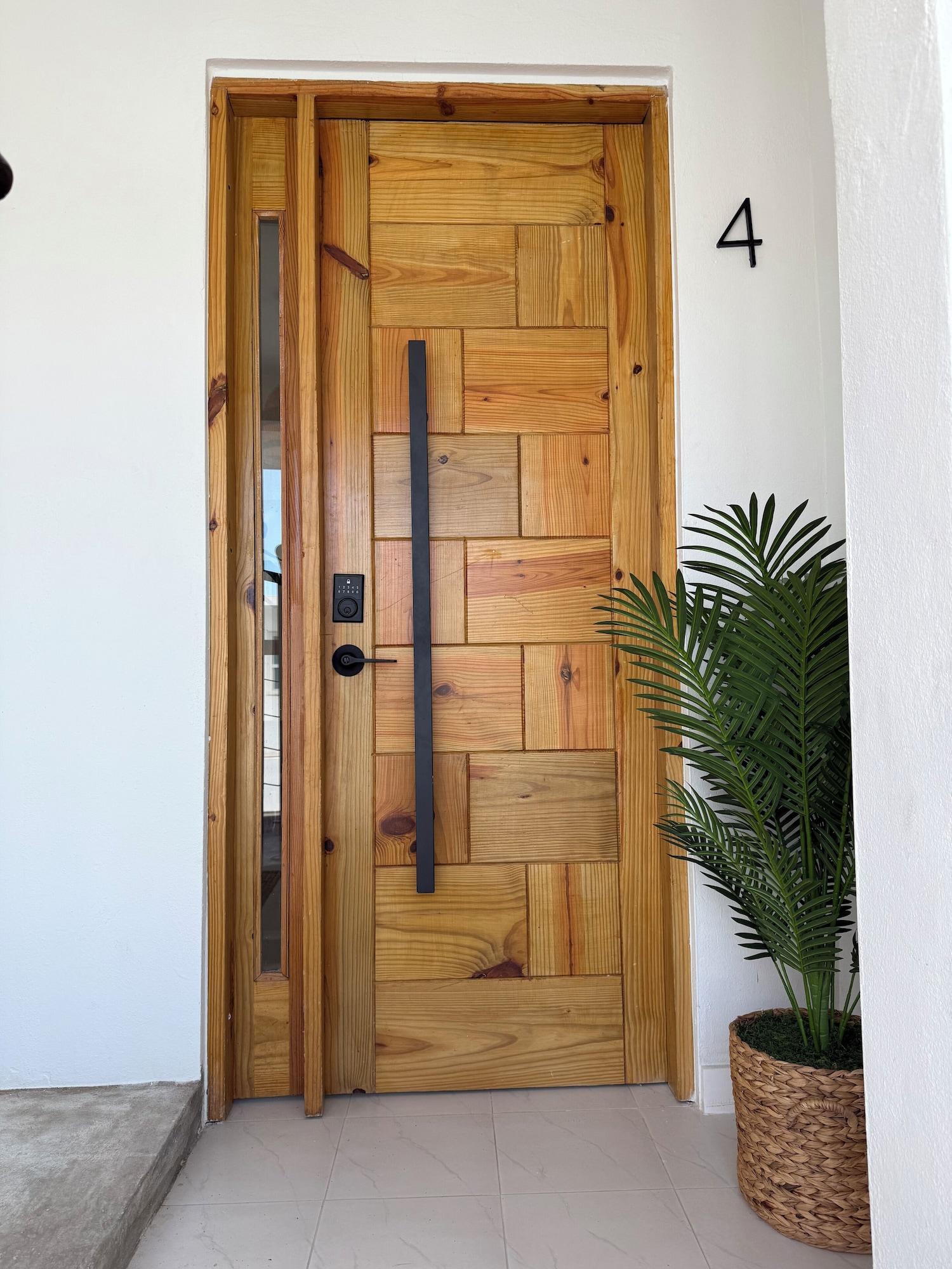 Vista Exterior Couples Suites at Ocean Park Beach Club