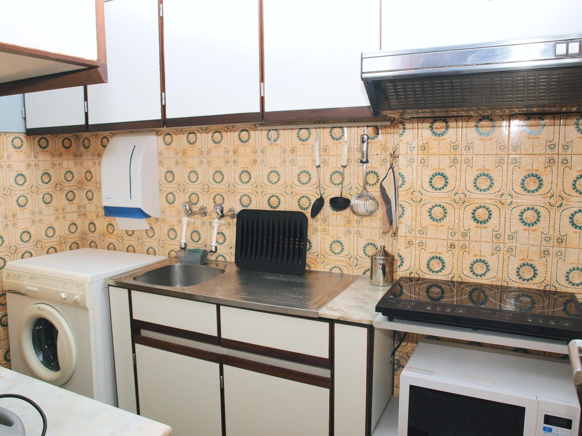 Equipamiento de Habitación Residencial Faria Guimarães