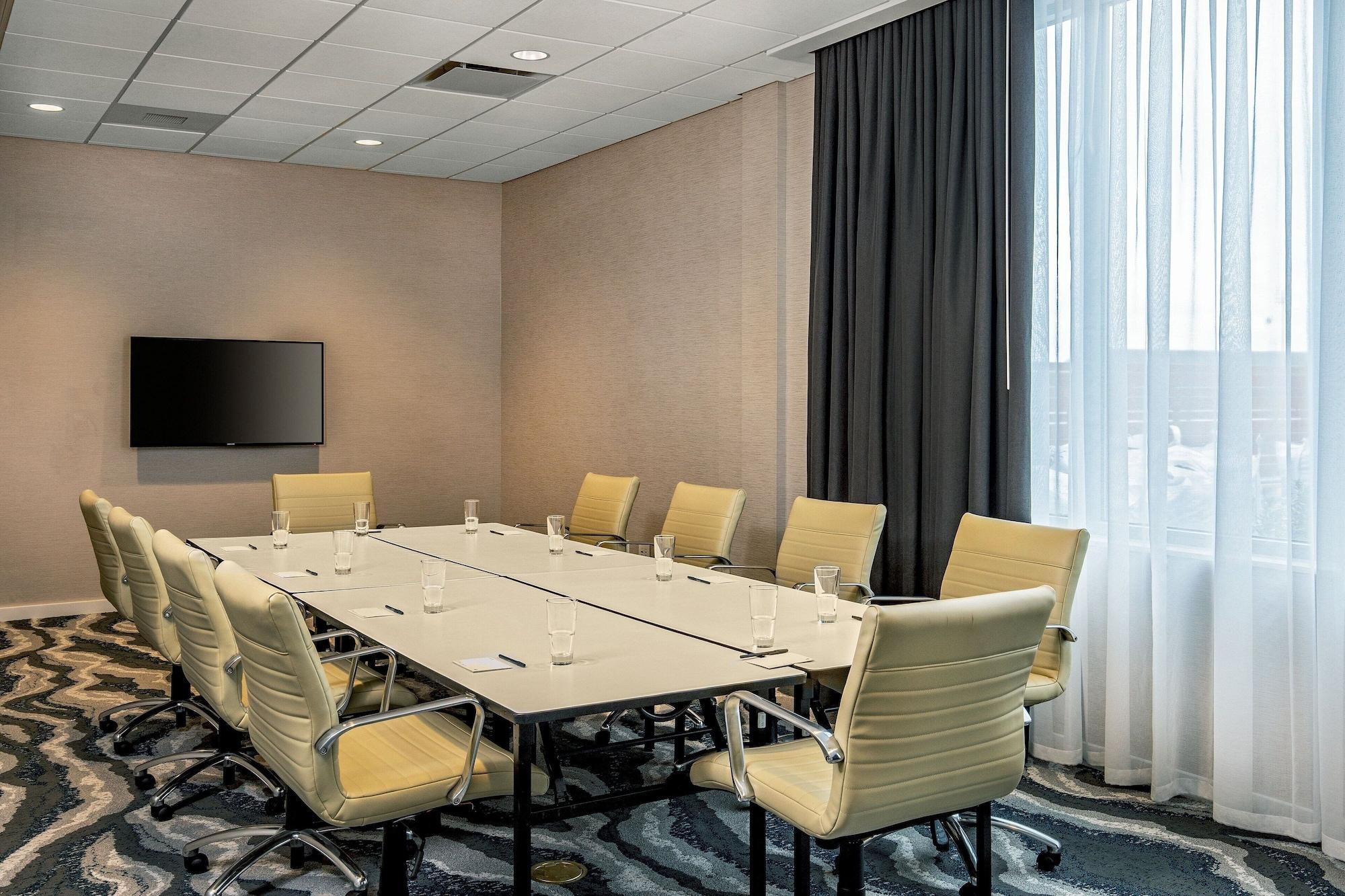 Sala de Reuniones SpringHill Suites by Marriott Boston Logan Airport Revere Beach