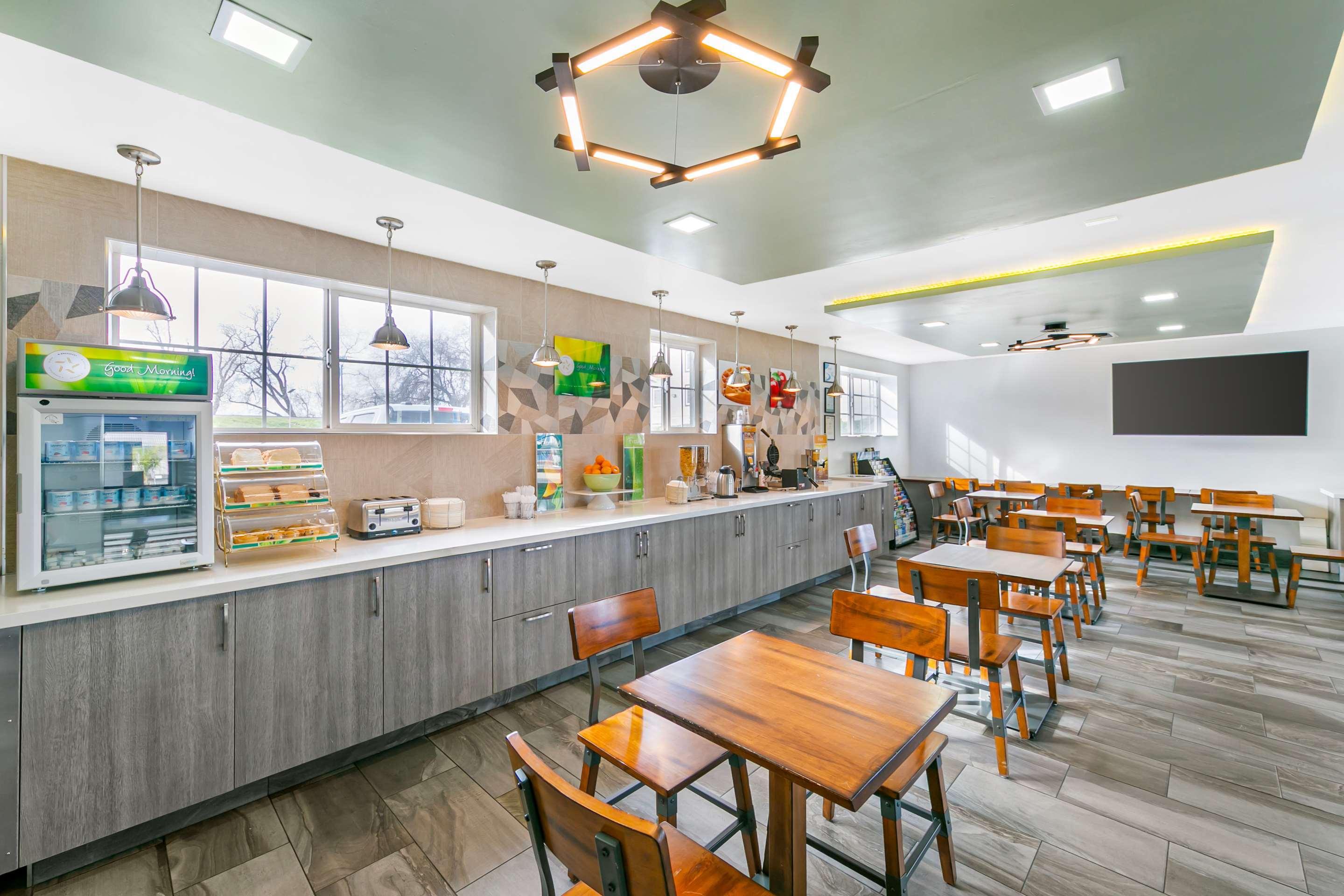 Restaurant Quality Inn & Suites Sacramento Downtown Area