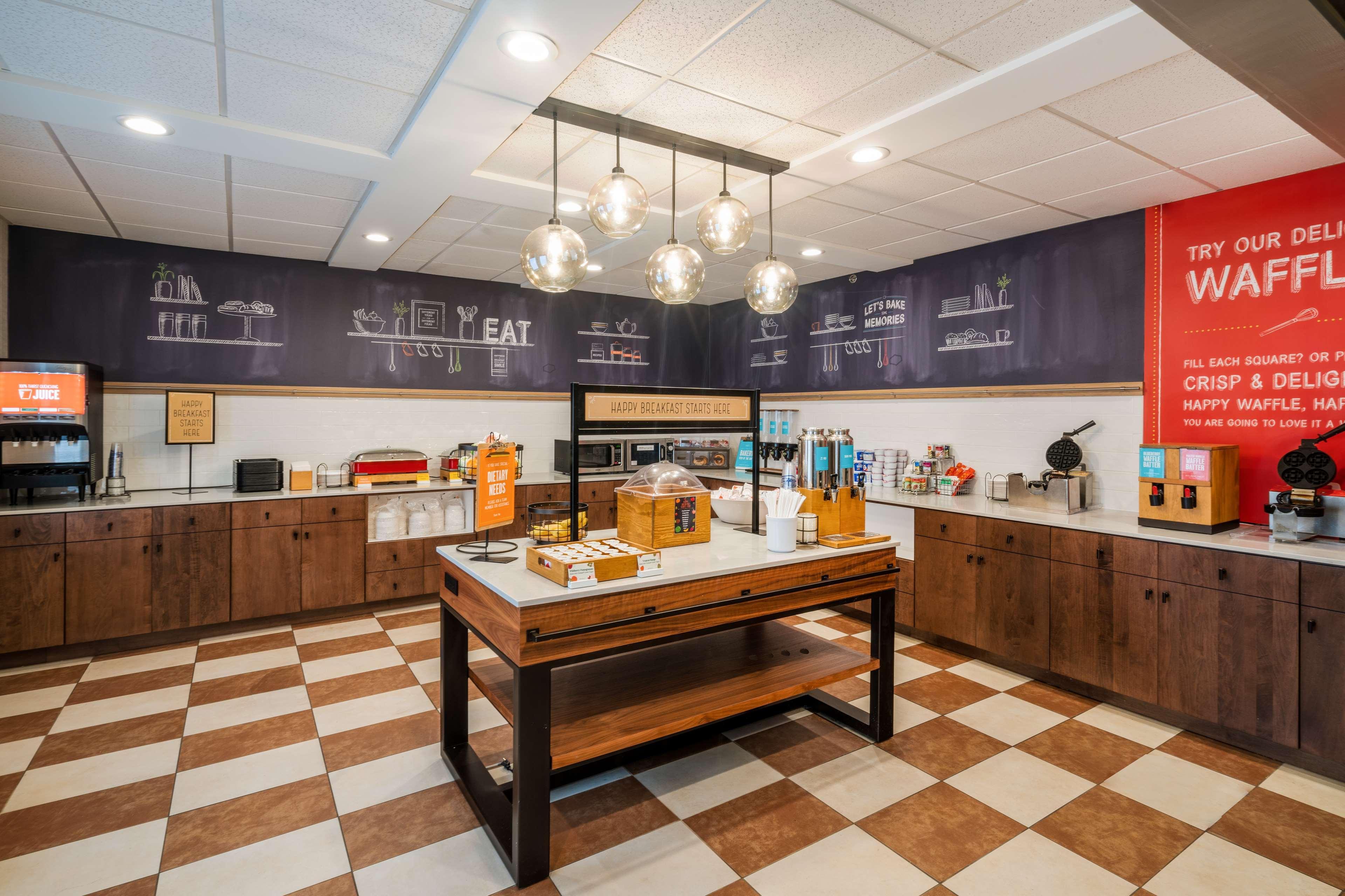 Restaurant Spark by Hilton Bardstown