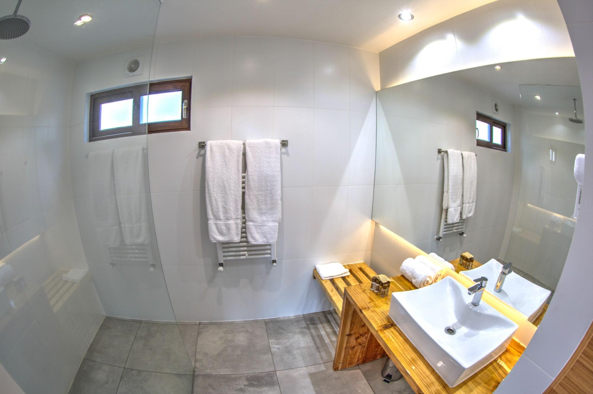 Equipamiento de Habitación Ruka Lobos