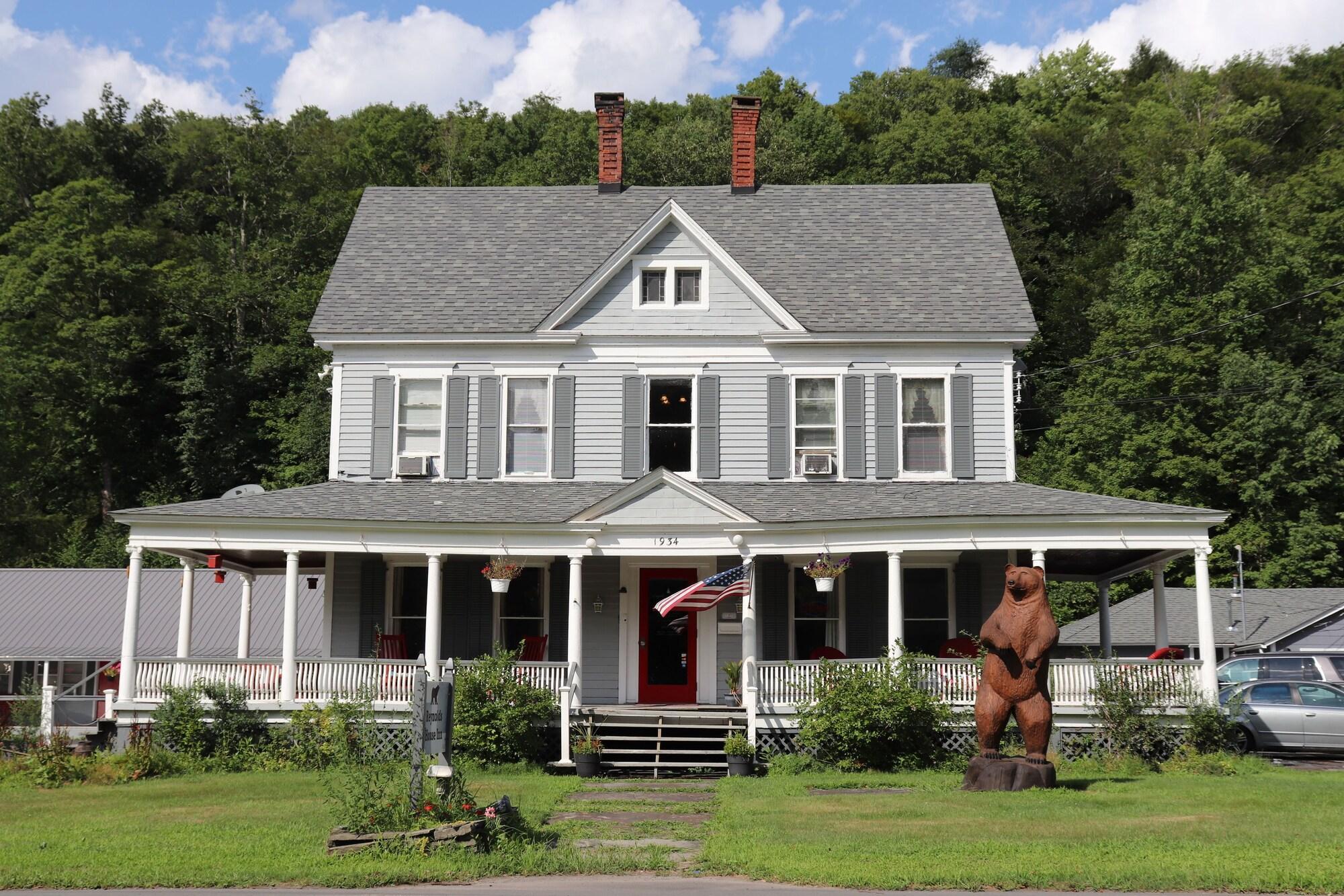 Vista Exterior Reynolds House Inn & Motel