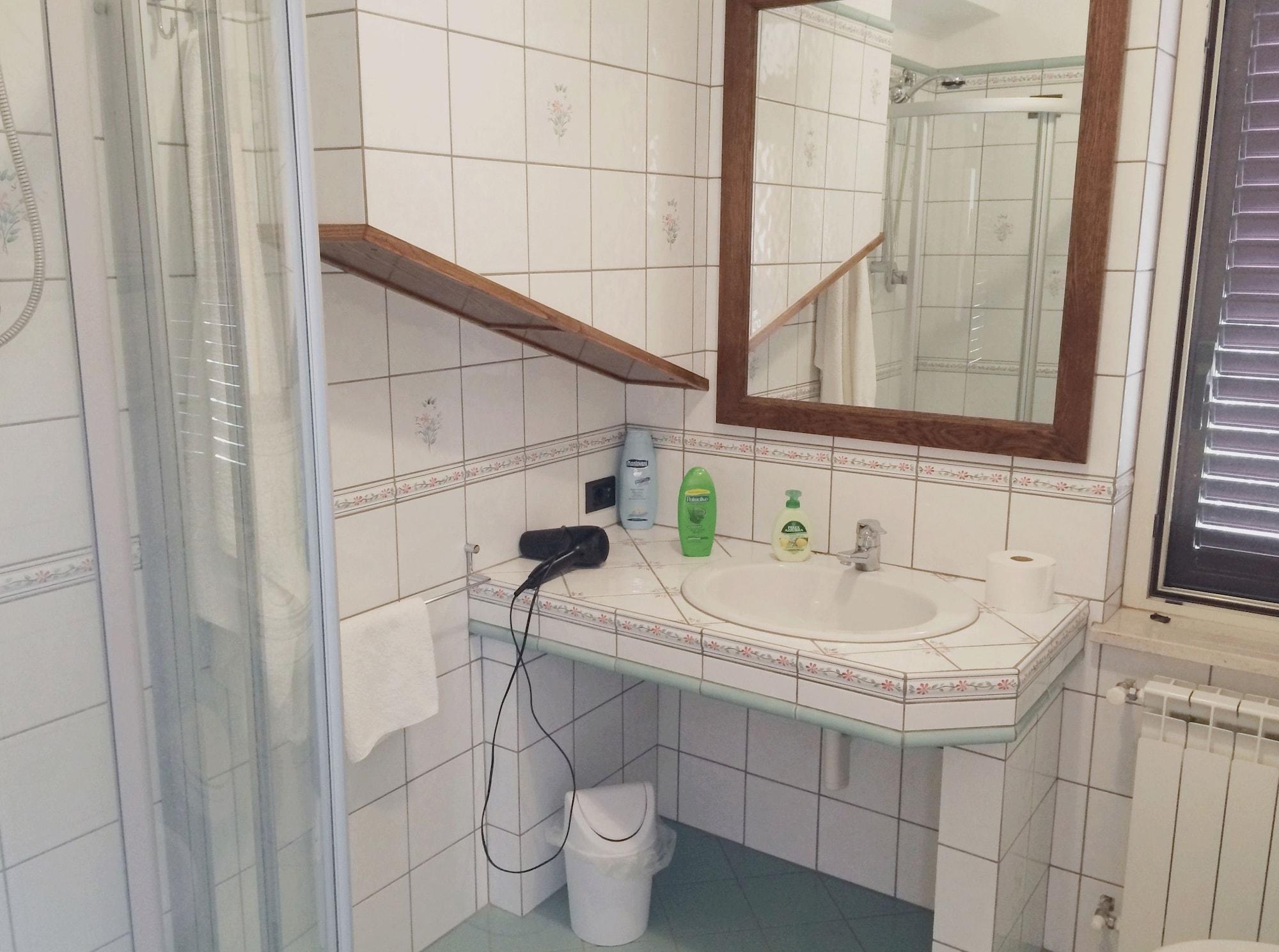 Equipamiento de Habitación Torre Ancinale