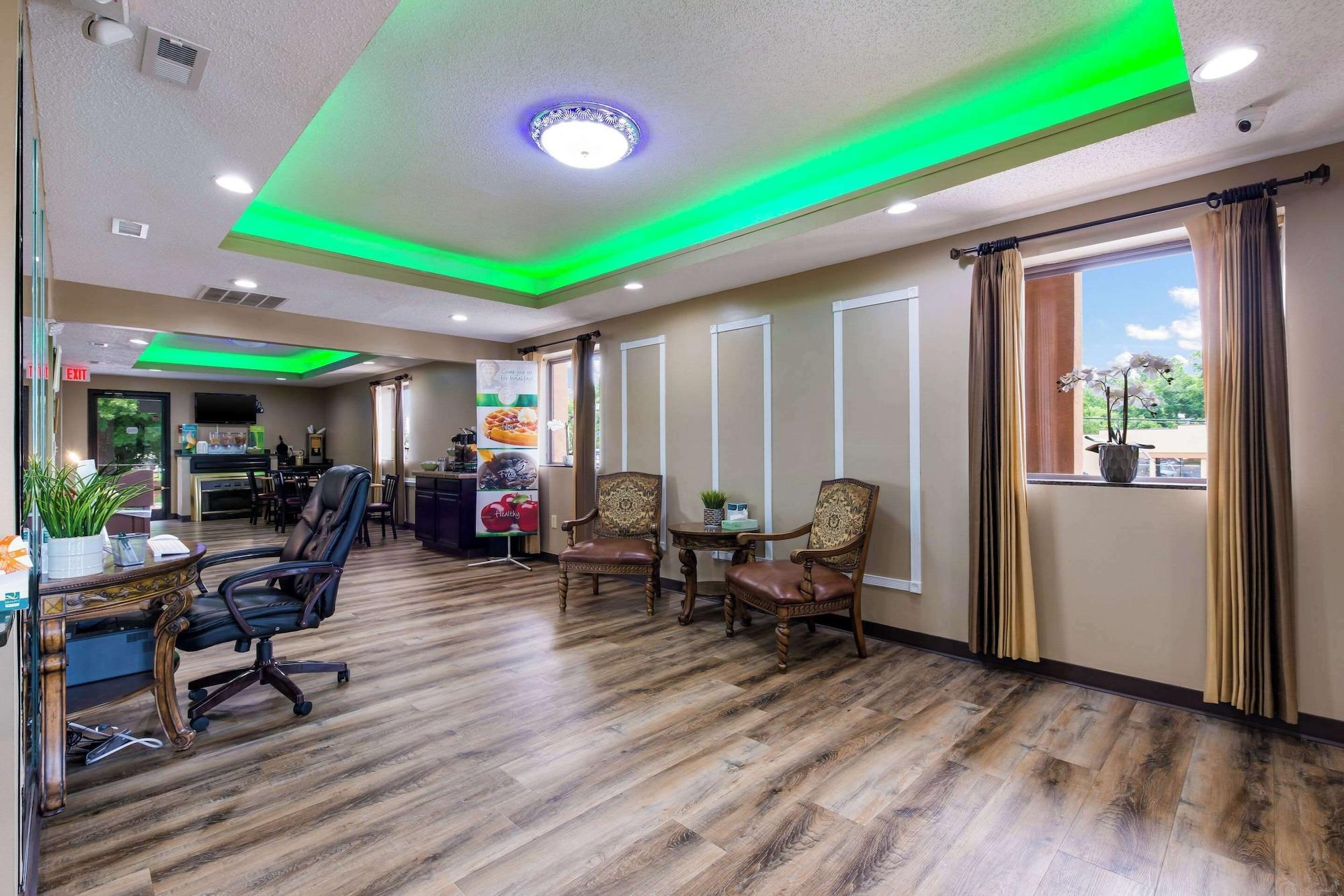 Vista Lobby Quality Inn & Suites Rockingham