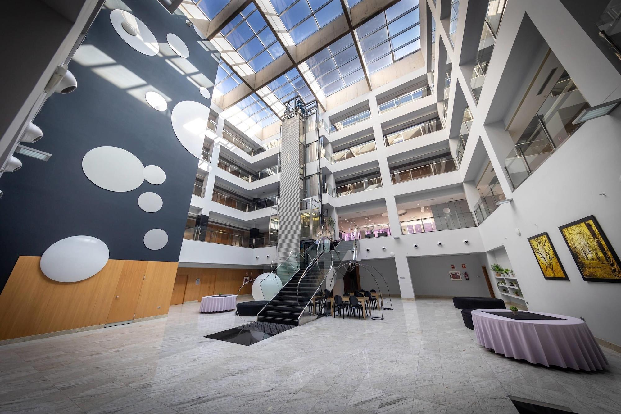 Vista Lobby Hotel Ciudad de Ponferrada, Ascend Hotel Collection