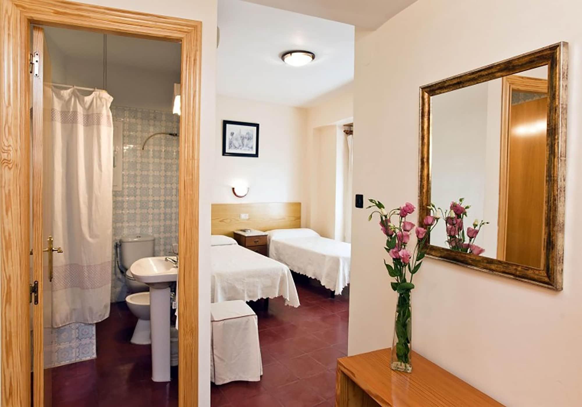 Varios Hostal Tropical