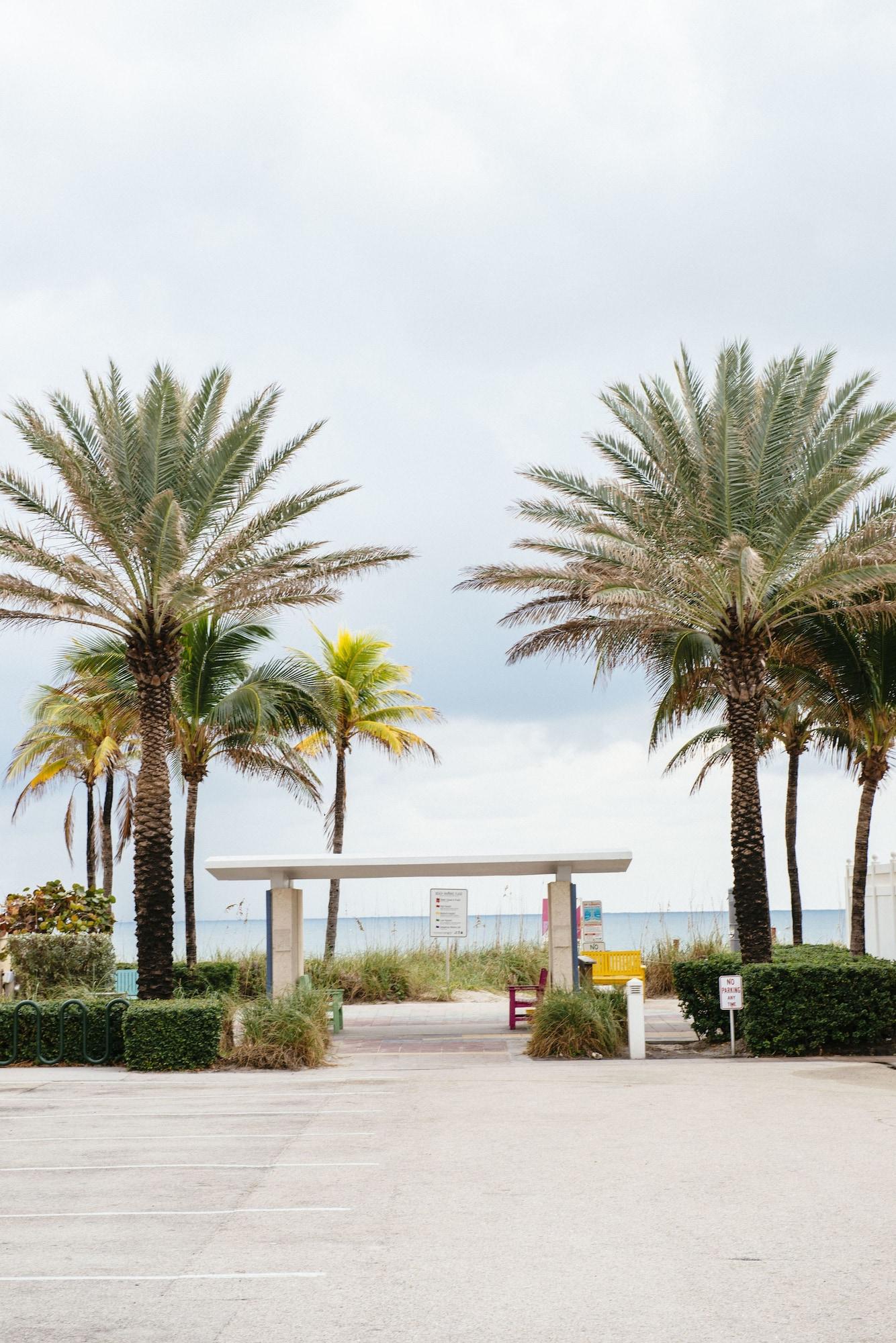 Varios Sea Spray Inn