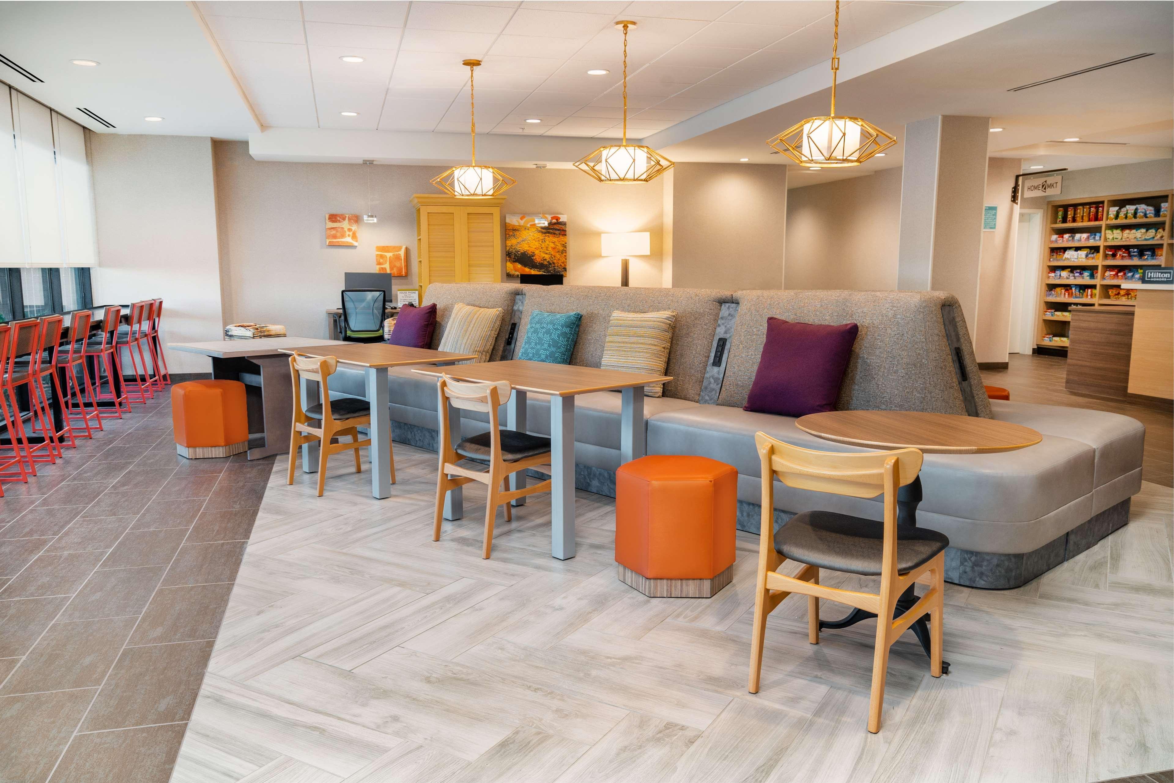 Vista Lobby Home2 Suites by Hilton Corona