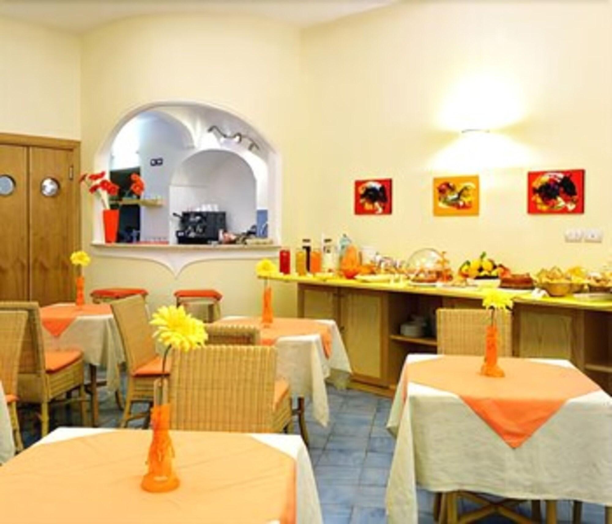 Restaurant Sharon House