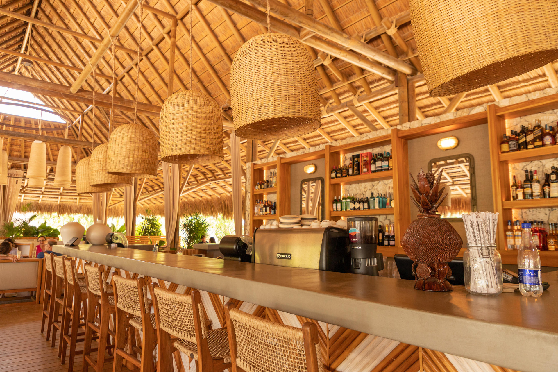 Bar/Salón Makani Luxury Wanderlust