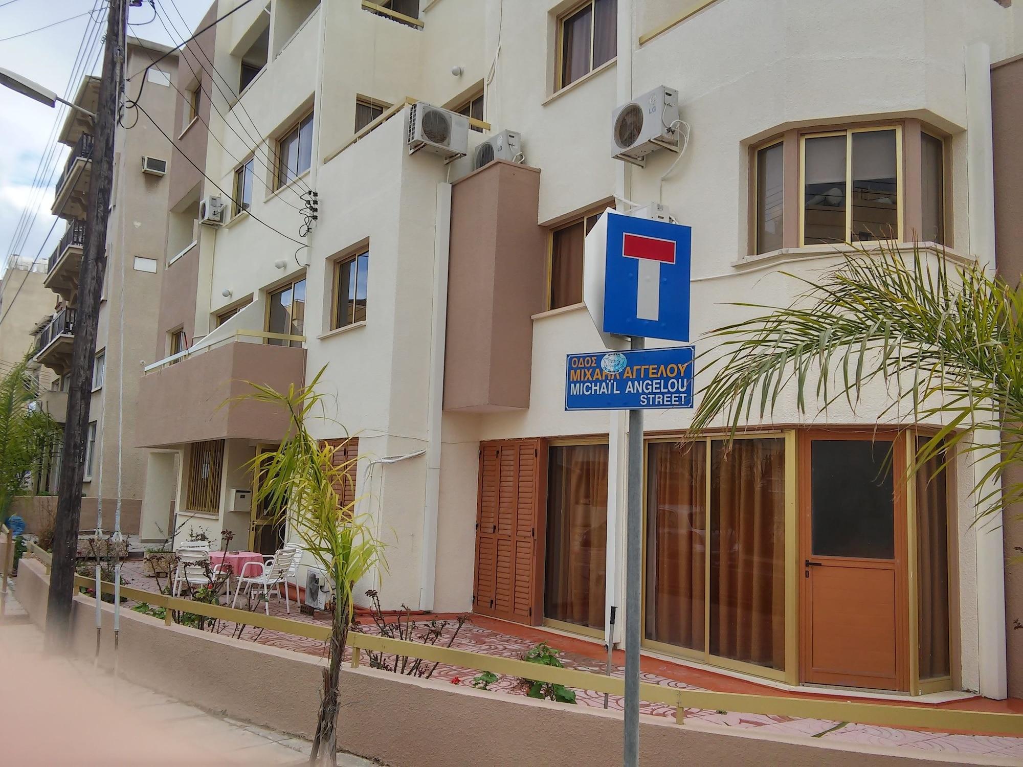 Vista Exterior Nondas Hill Hotel Apartments