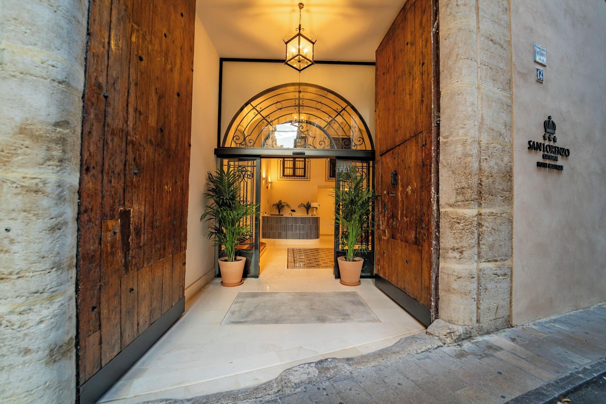 Vista Exterior Hotel San Lorenzo Catedral