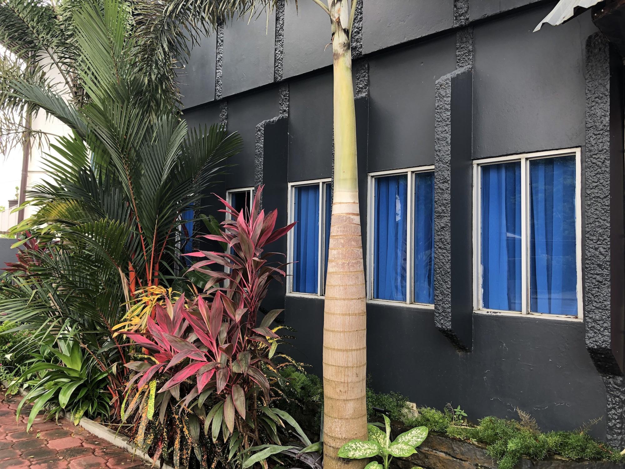 Vista Exterior Holland Lodge Paramaribo