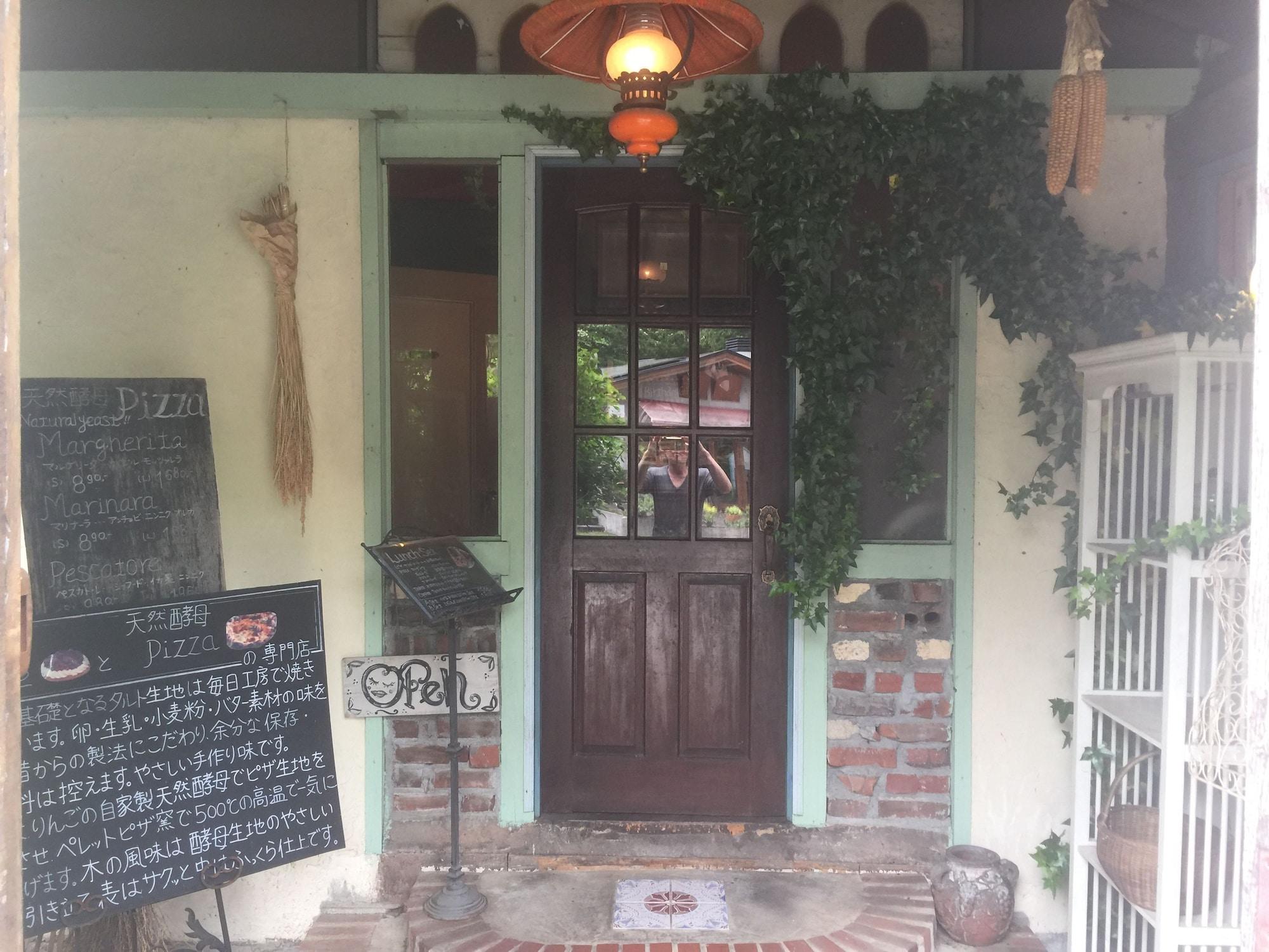 Vista Lobby Auberge Booz Annex