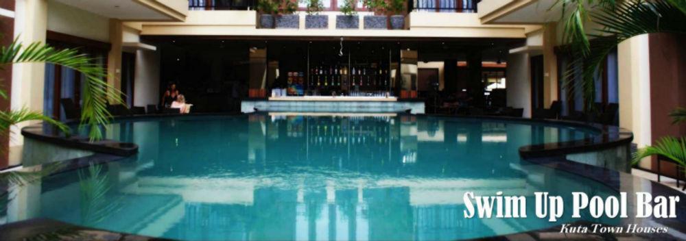 Vista Piscina Kuta Townhouse Apartments