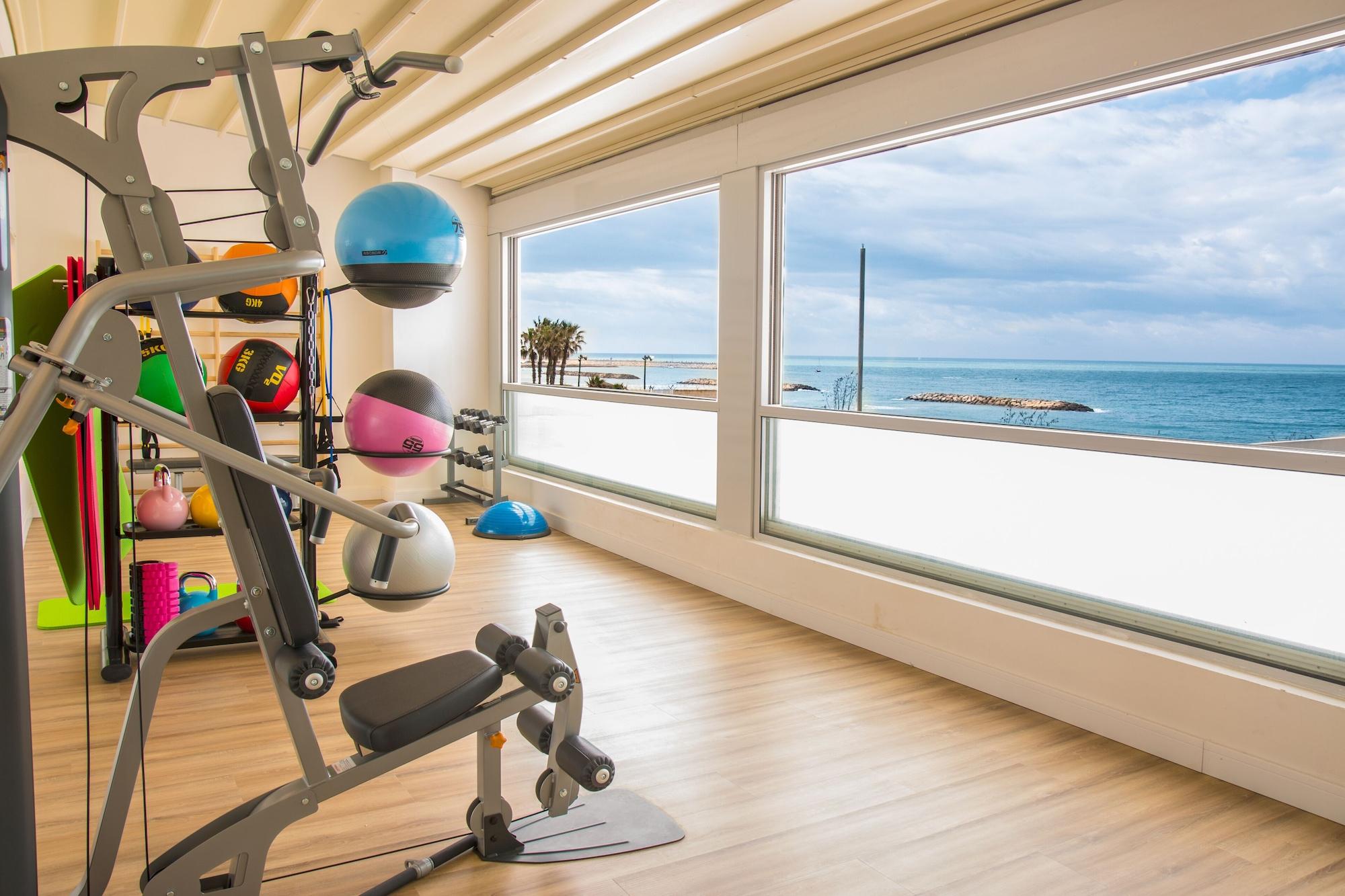 Gimnasio Herbert Samuel Okeanos Suites Herzilya