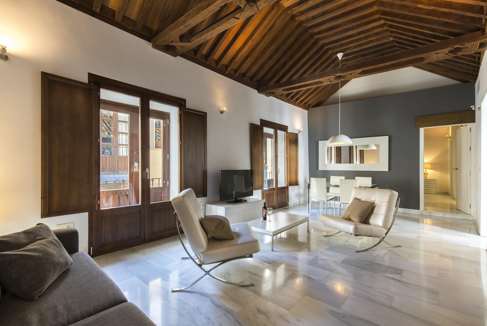 Varios Elvira Suites Apartamentos