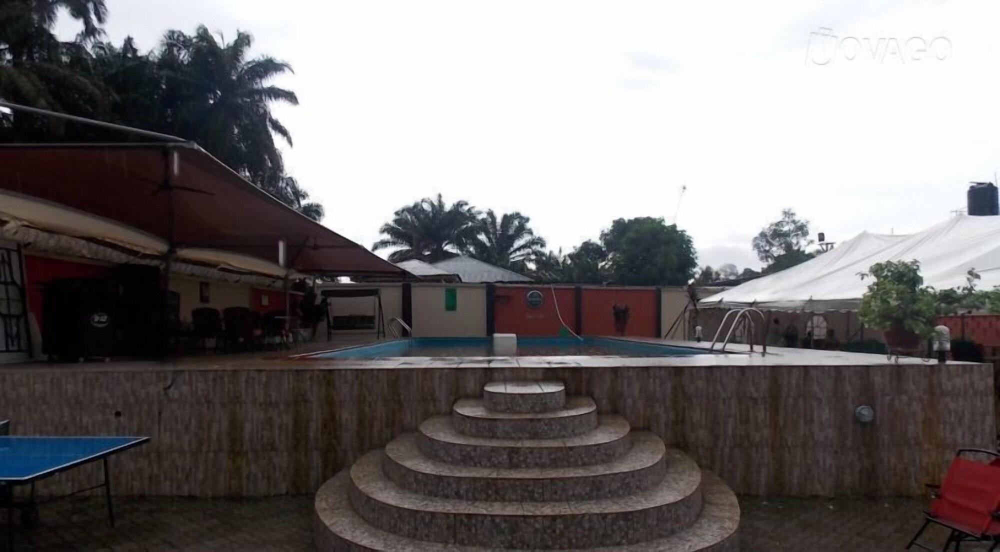 Vista Piscina Esporta Suites Ondo