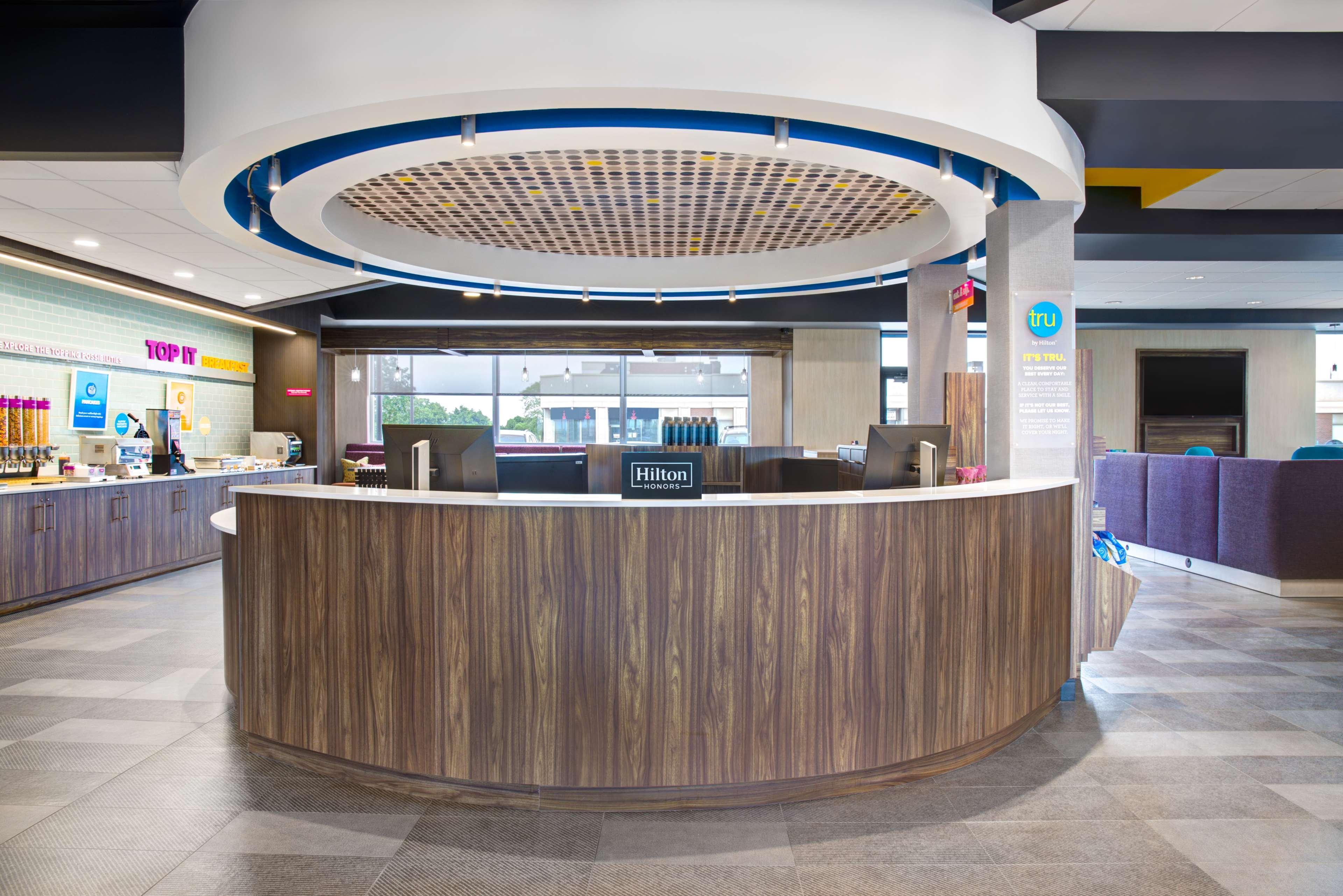 Vista Lobby Tru By Hilton Toronto Airport West