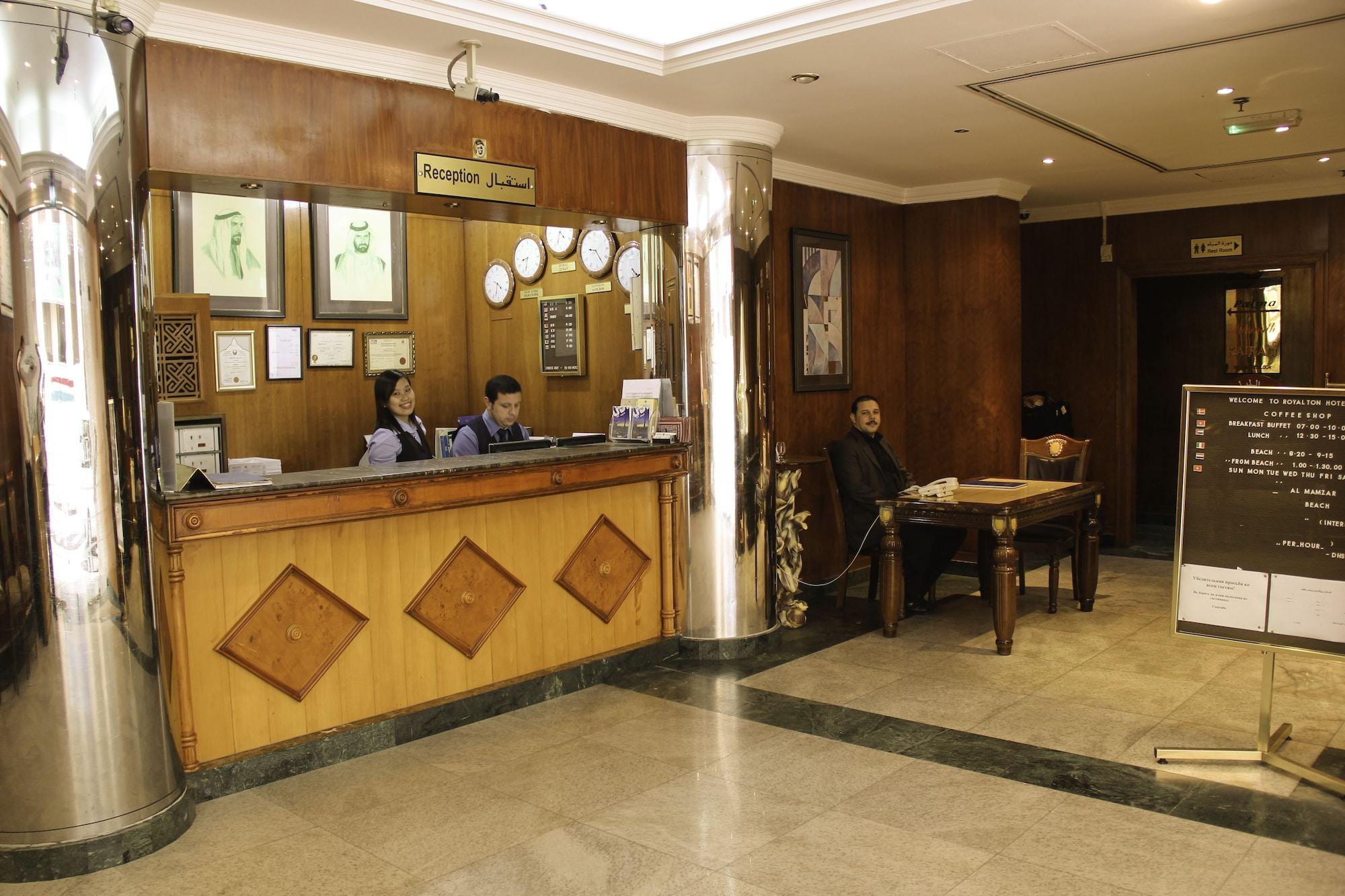 Vista Lobby Royalton Hotel