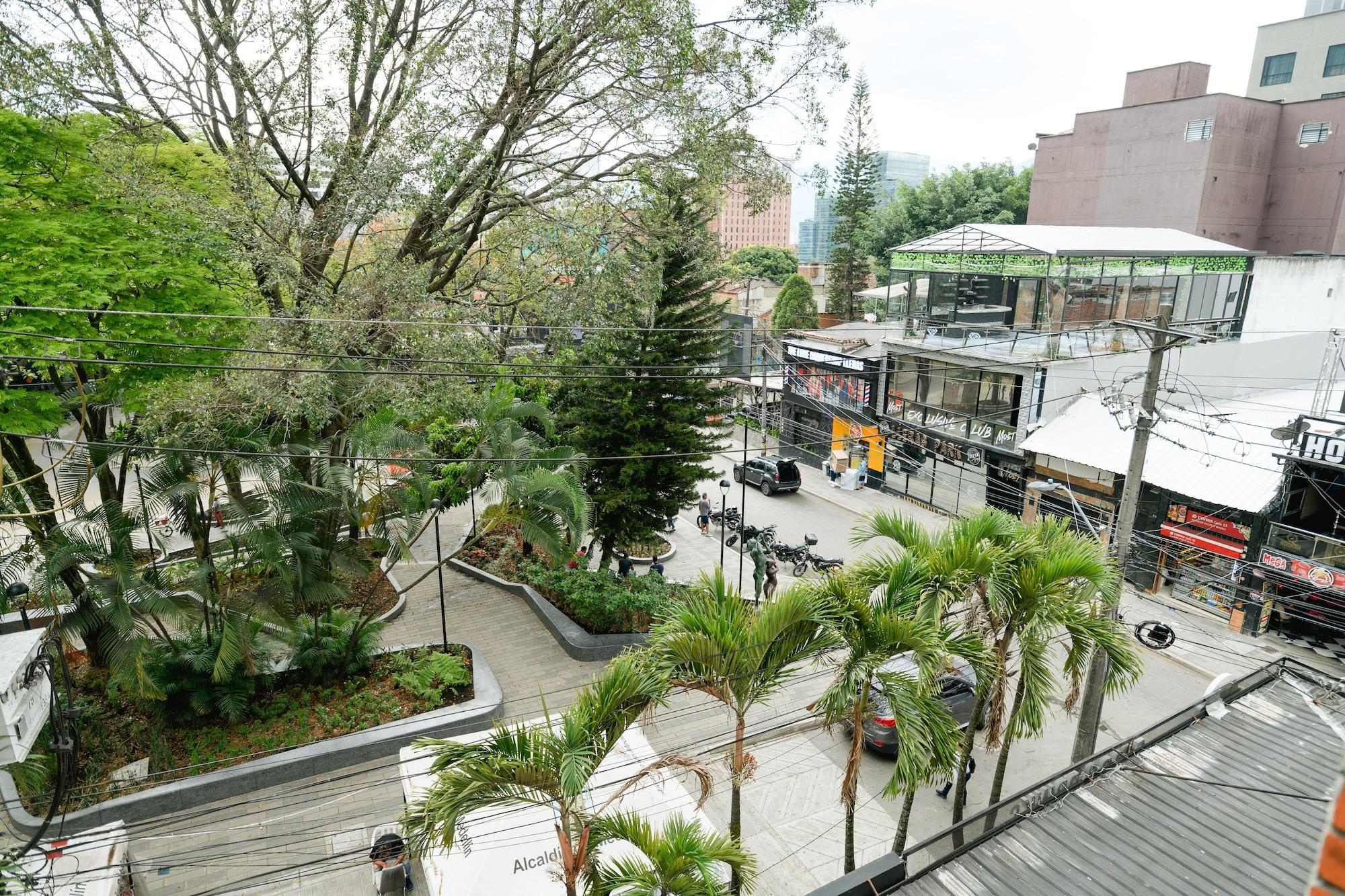 Vista Exterior Lleras Premium Hotel