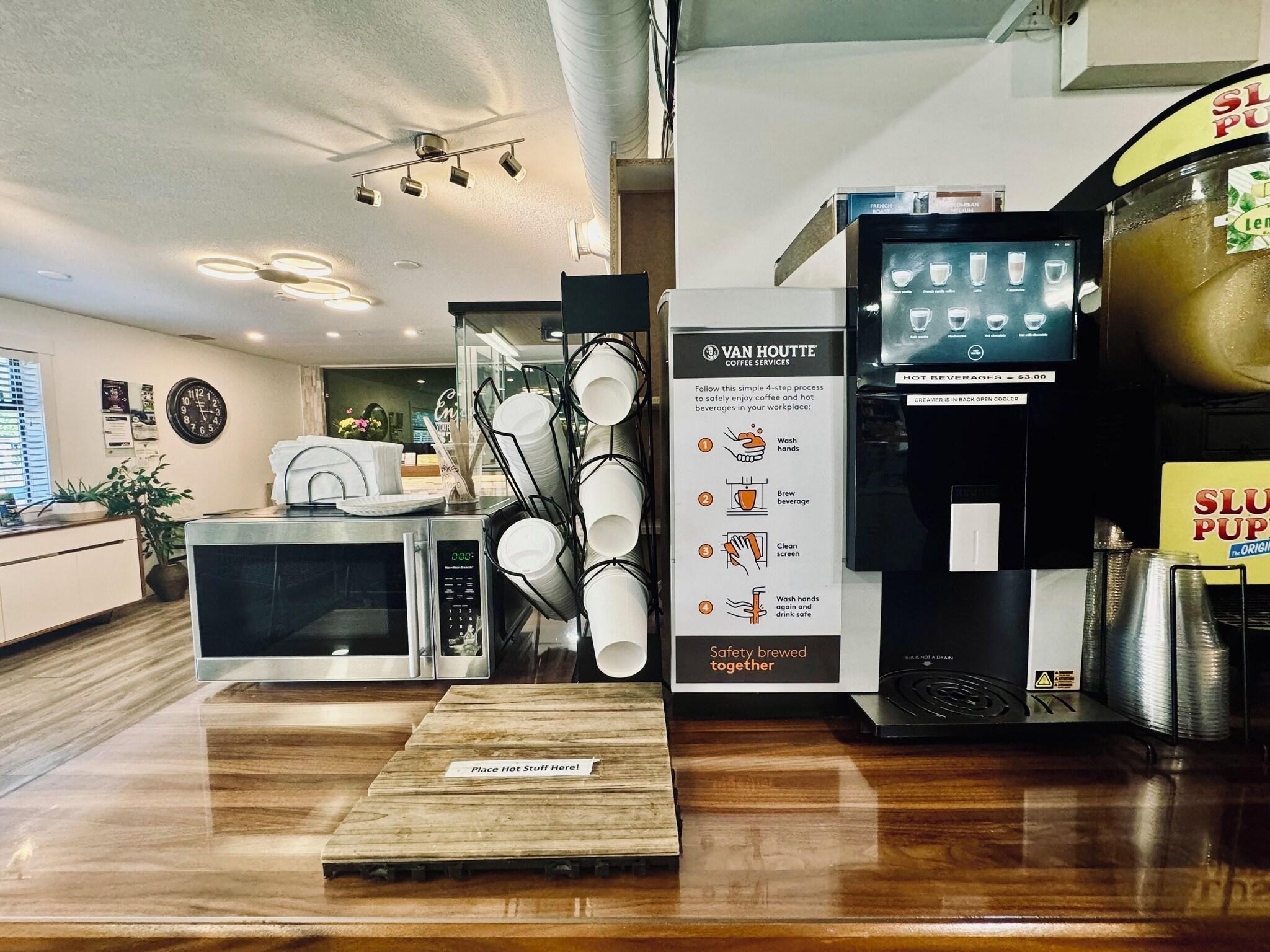 Bar/Salón Riverside Resort Motel and Campground