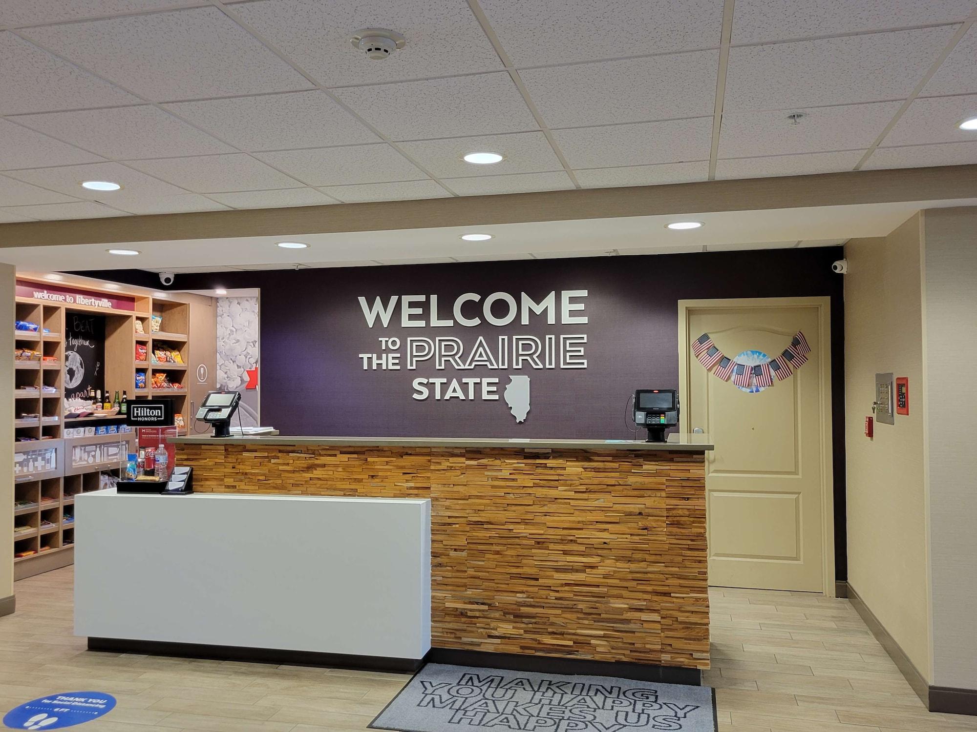 Vista Lobby Hampton Inn & Suites Chicago-Libertyville