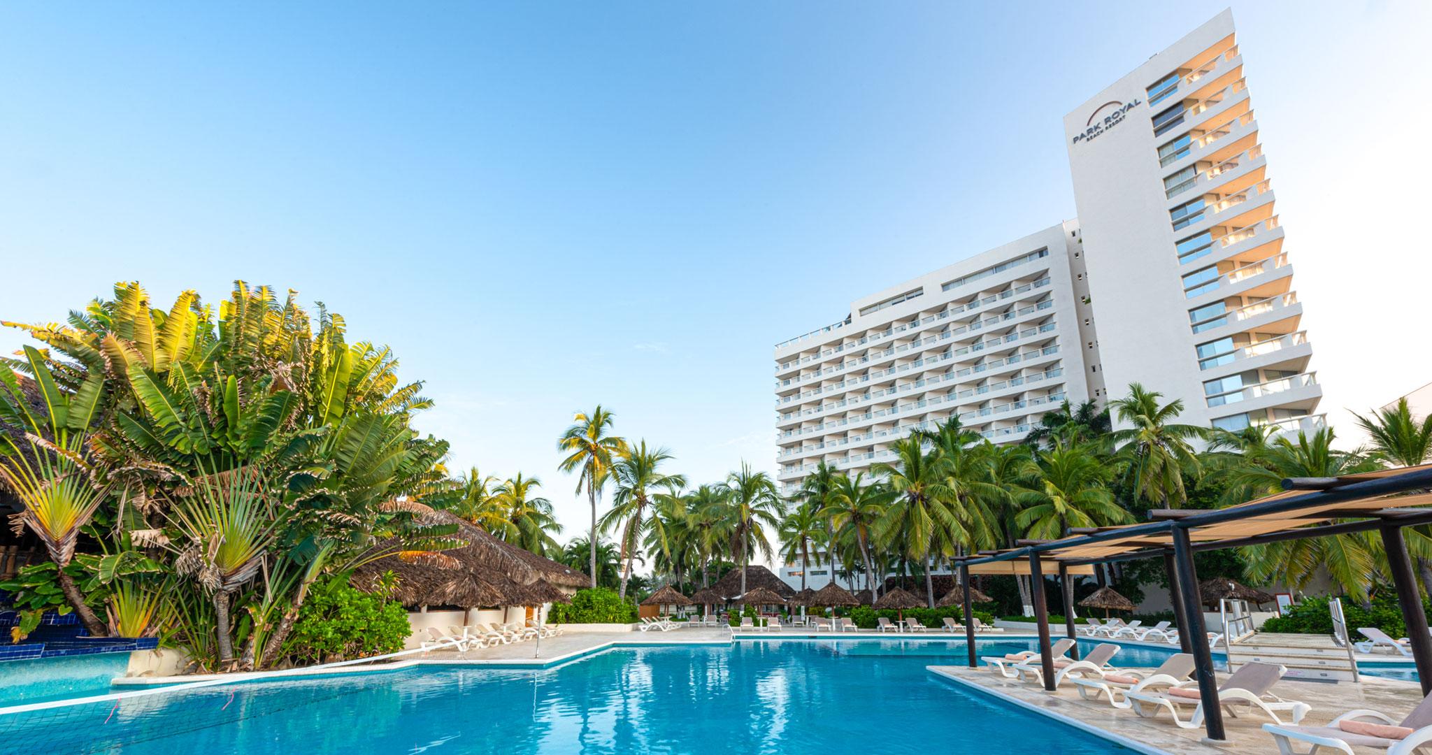 Vista Piscina Park Royal Beach Ixtapa