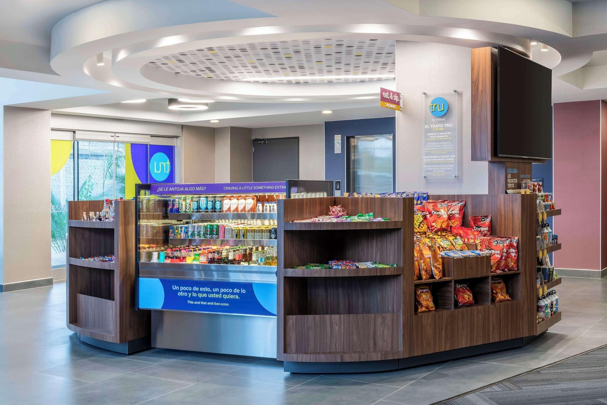 Bar/Salón Tru By Hilton Cali Sur
