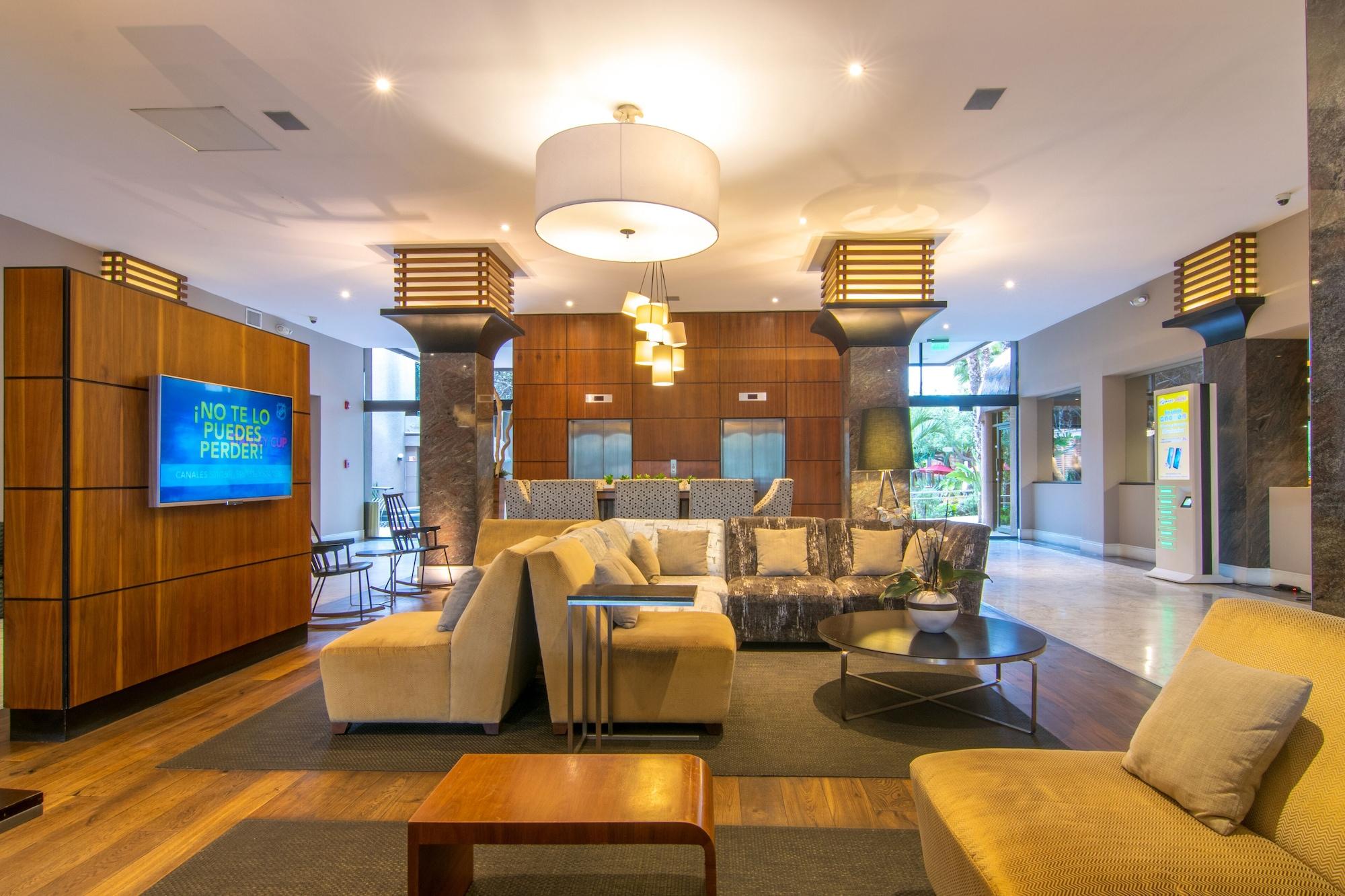 Vista Lobby Hotel Lucerna Tijuana