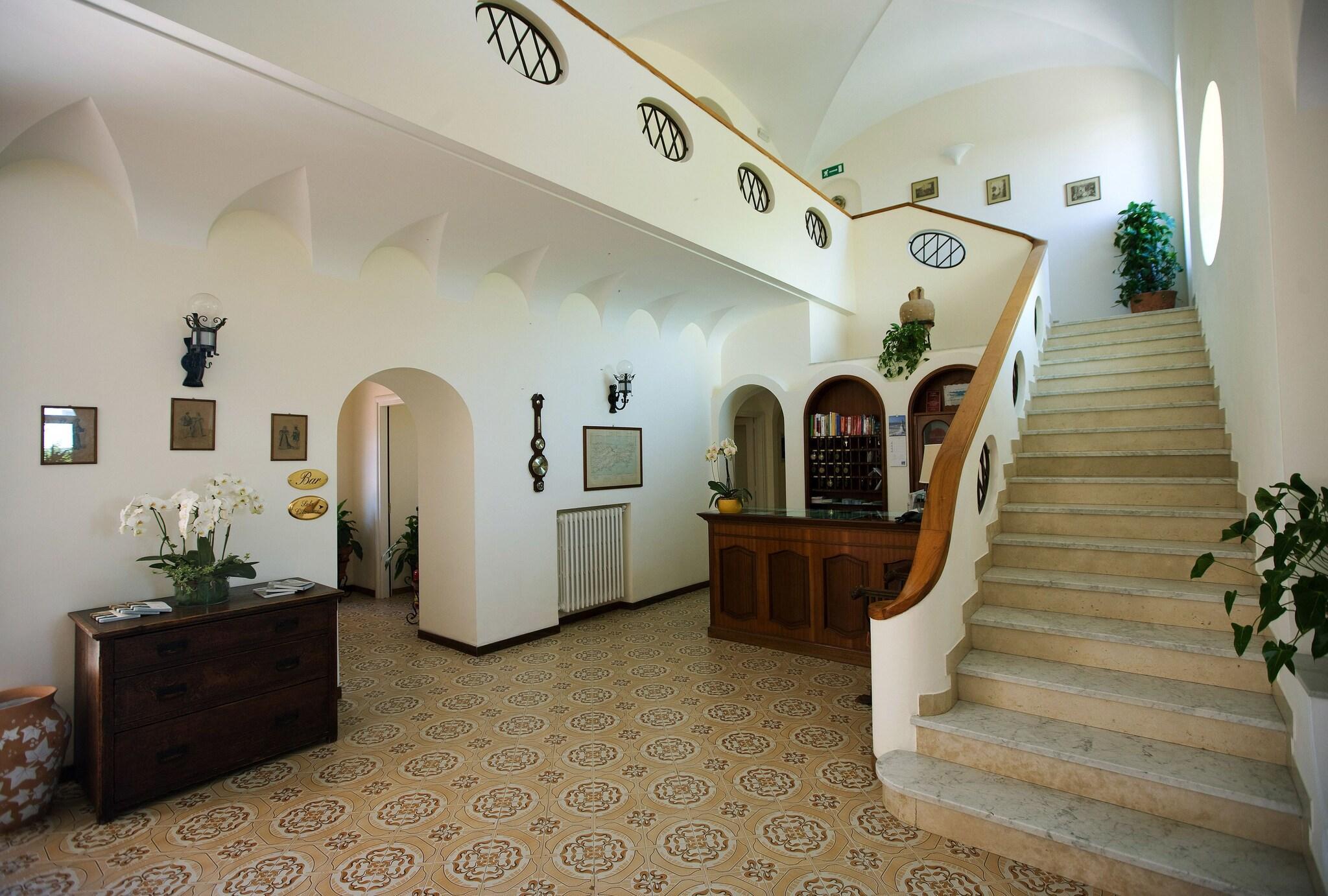 Vista Lobby Hotel Villa Sarah