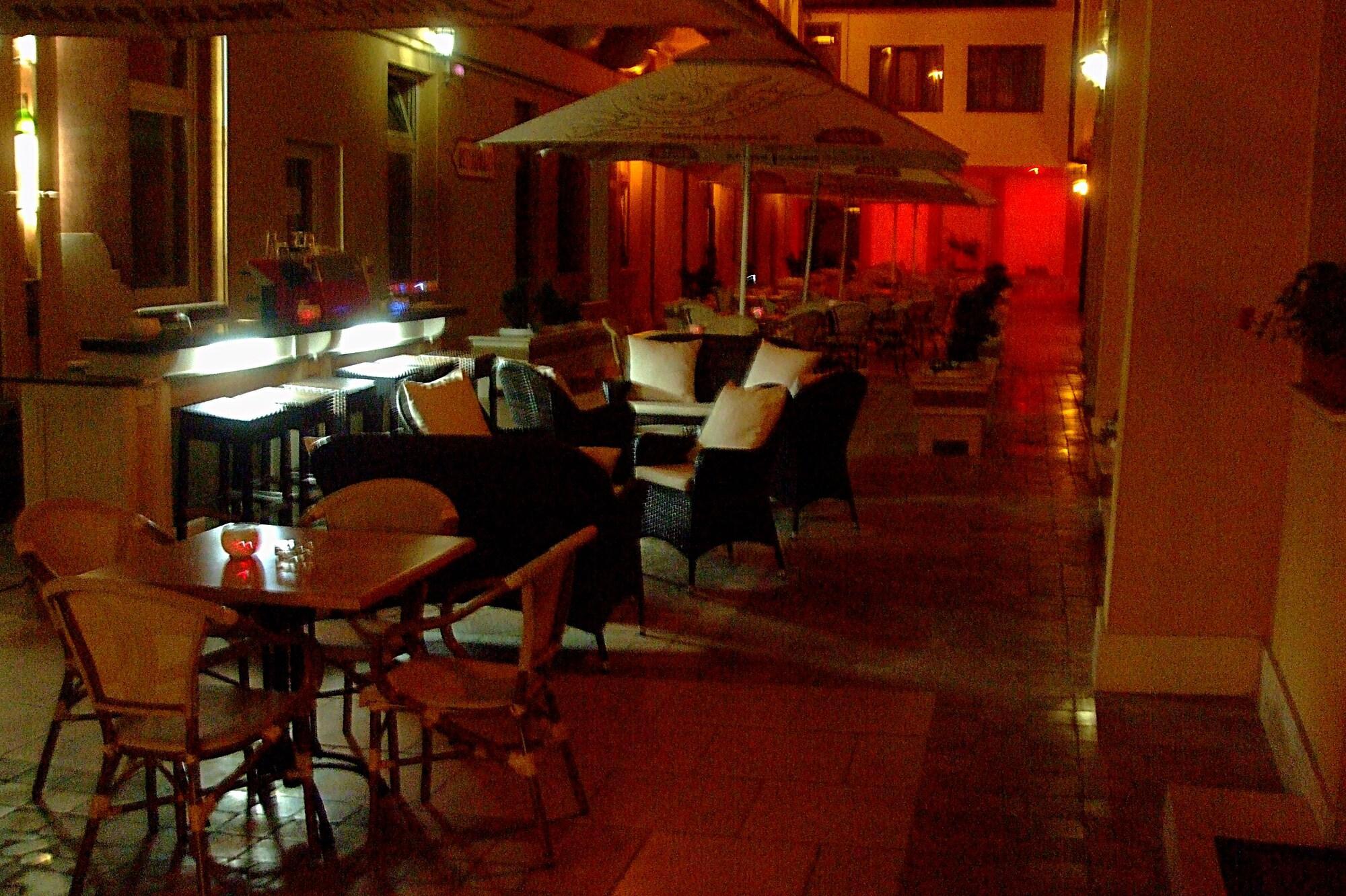 Bar/Salón Hotel Transilvania