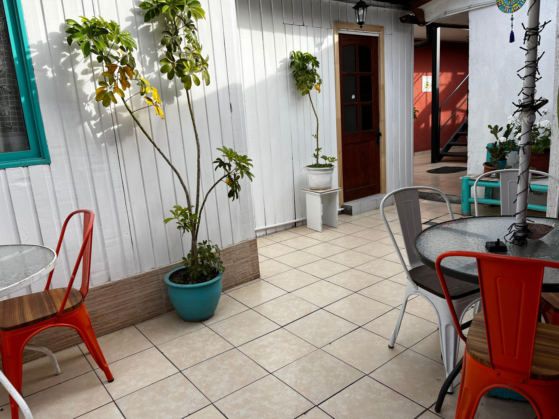 Varios Hostal Avenue