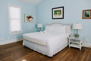 Alquiler Vacacional - Classic King, Pool - Curry Mansion Inn