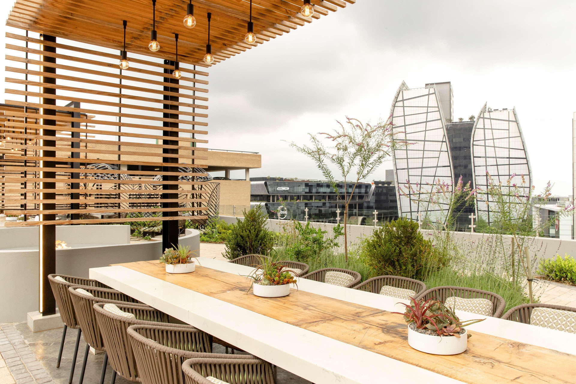 Vista Exterior Sandton Sun & Towers