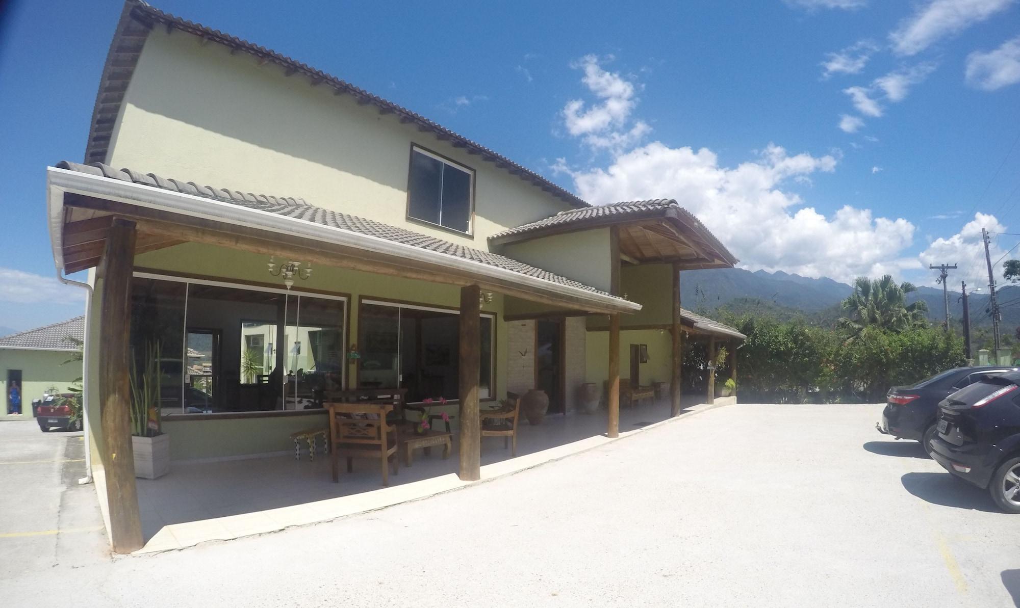 Vista Exterior Pousada Penedo House