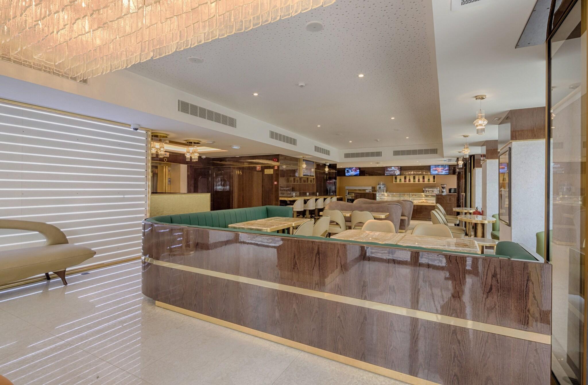 Bar/Salón MeraPrime Gold Design Hotel