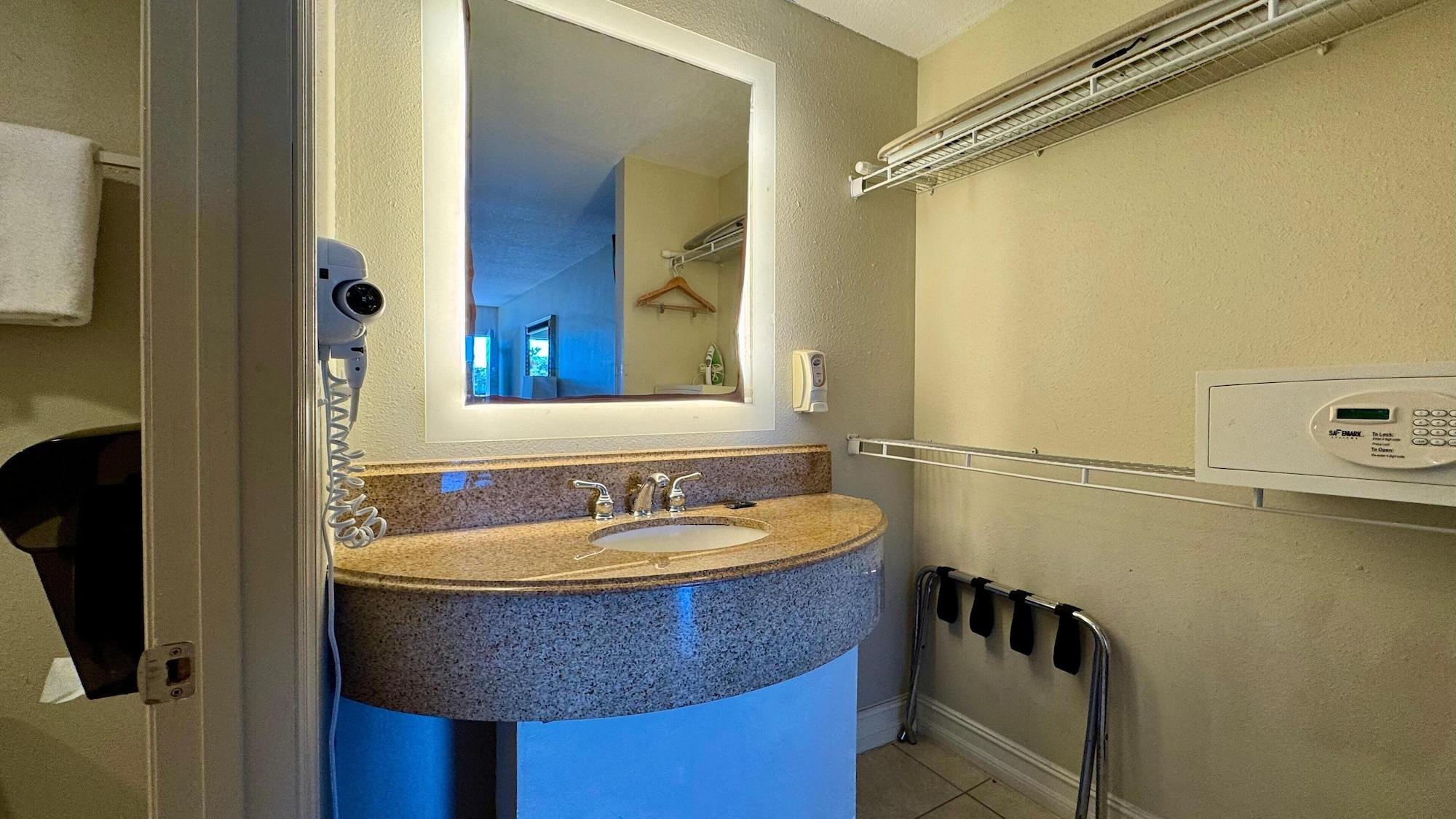 Equipamiento de Habitación Hotel MonteCarlo