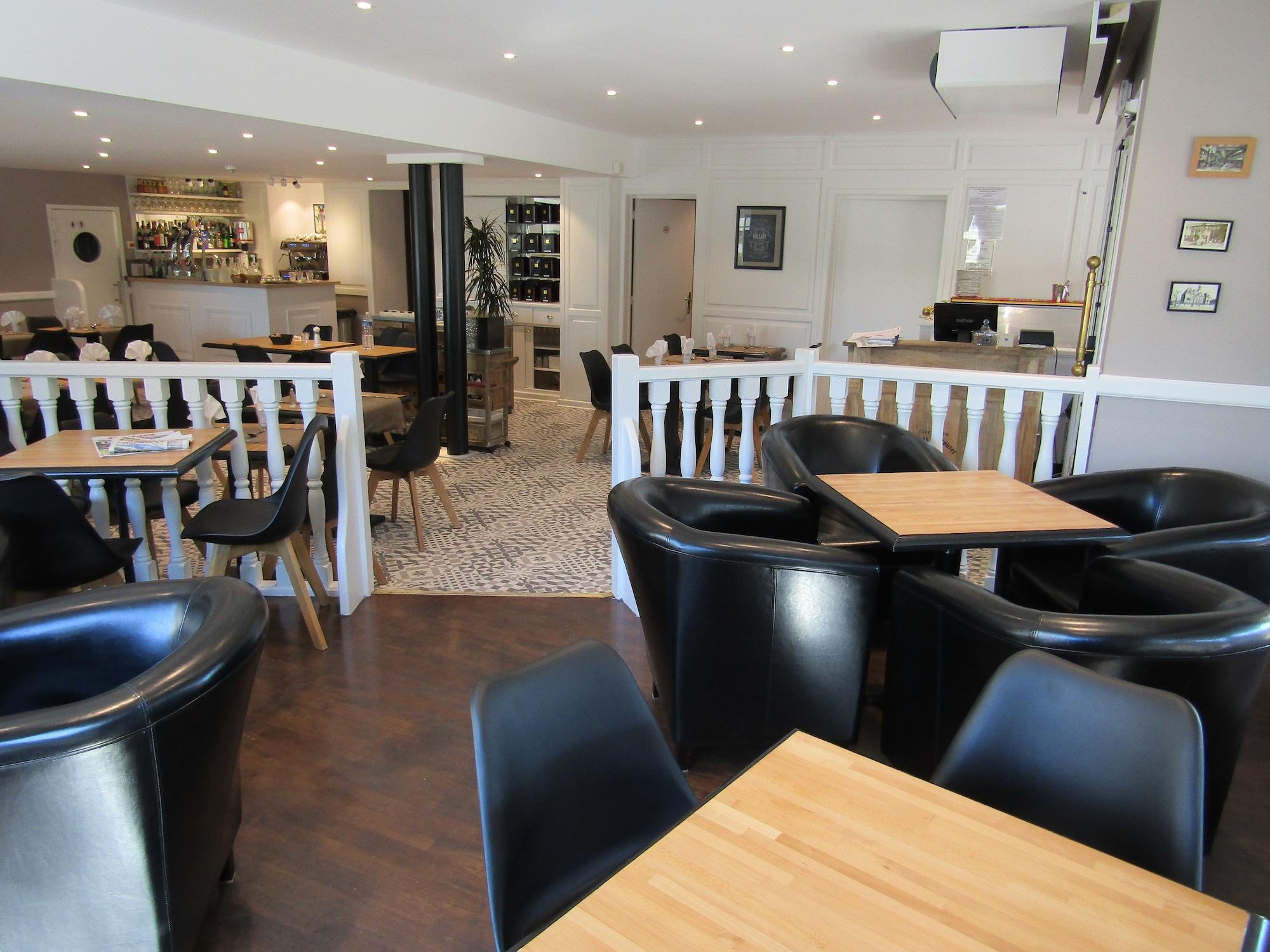 Bar/Salón Le Creusot Hôtel