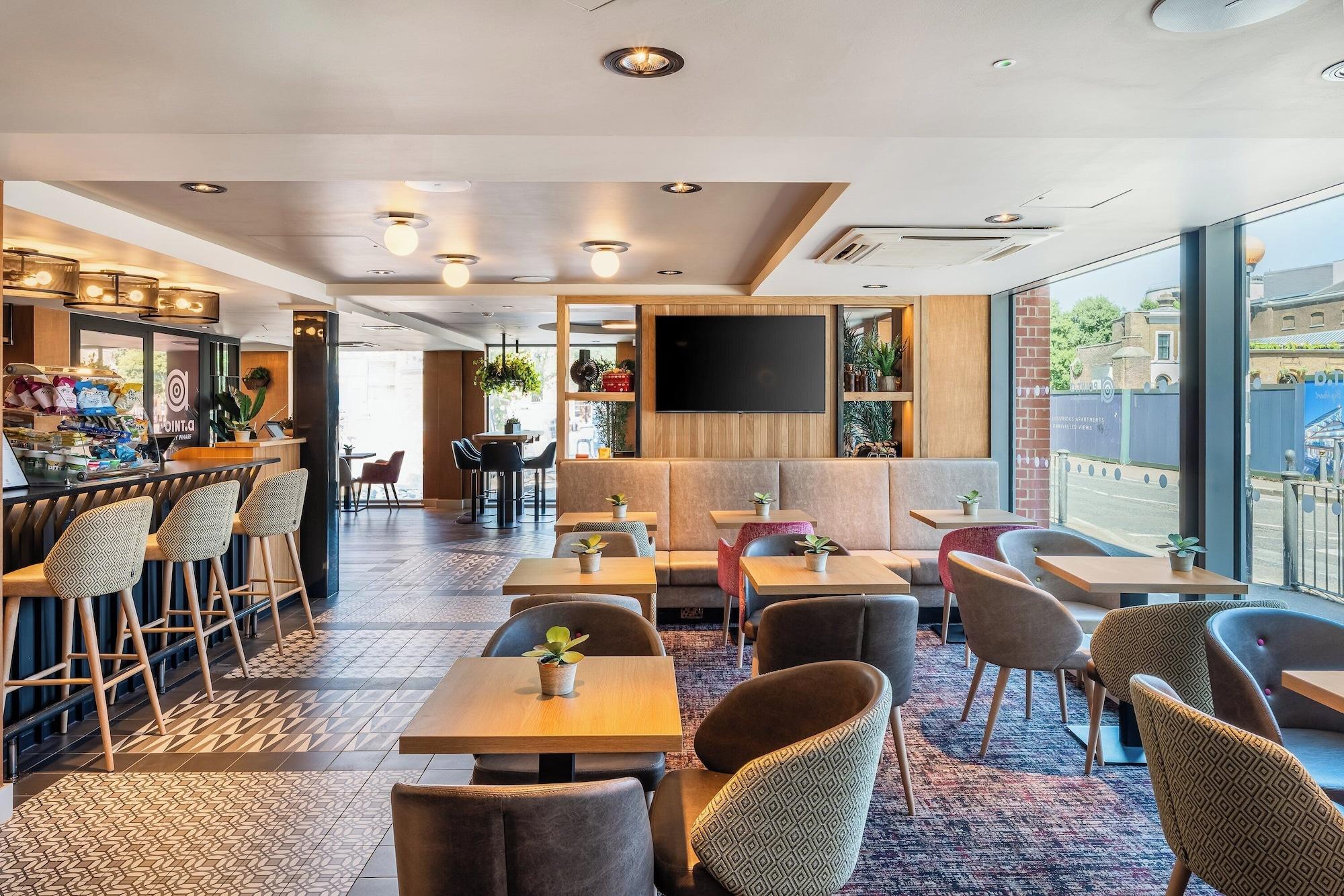 Bar/Salón Point A Hotel - London, Canary Wharf