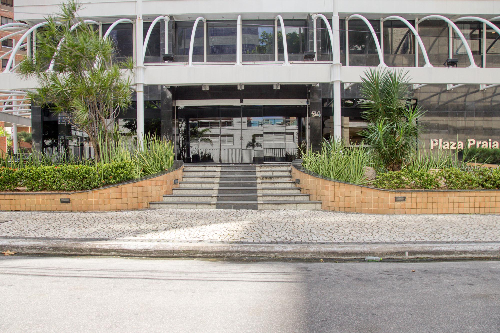 Vista Exterior Plaza Praia Suites Hotel