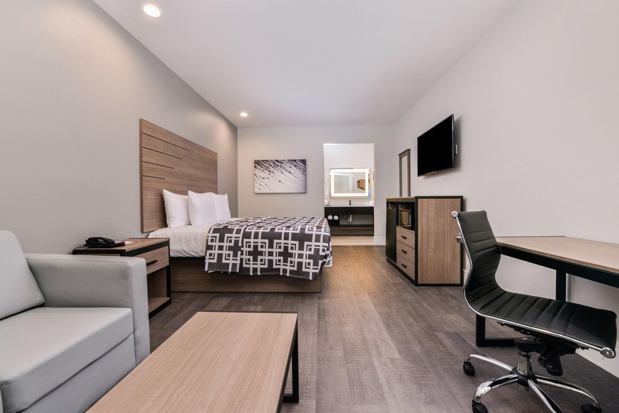 Vista Exterior Palace Inn Blue Tomball Parkway